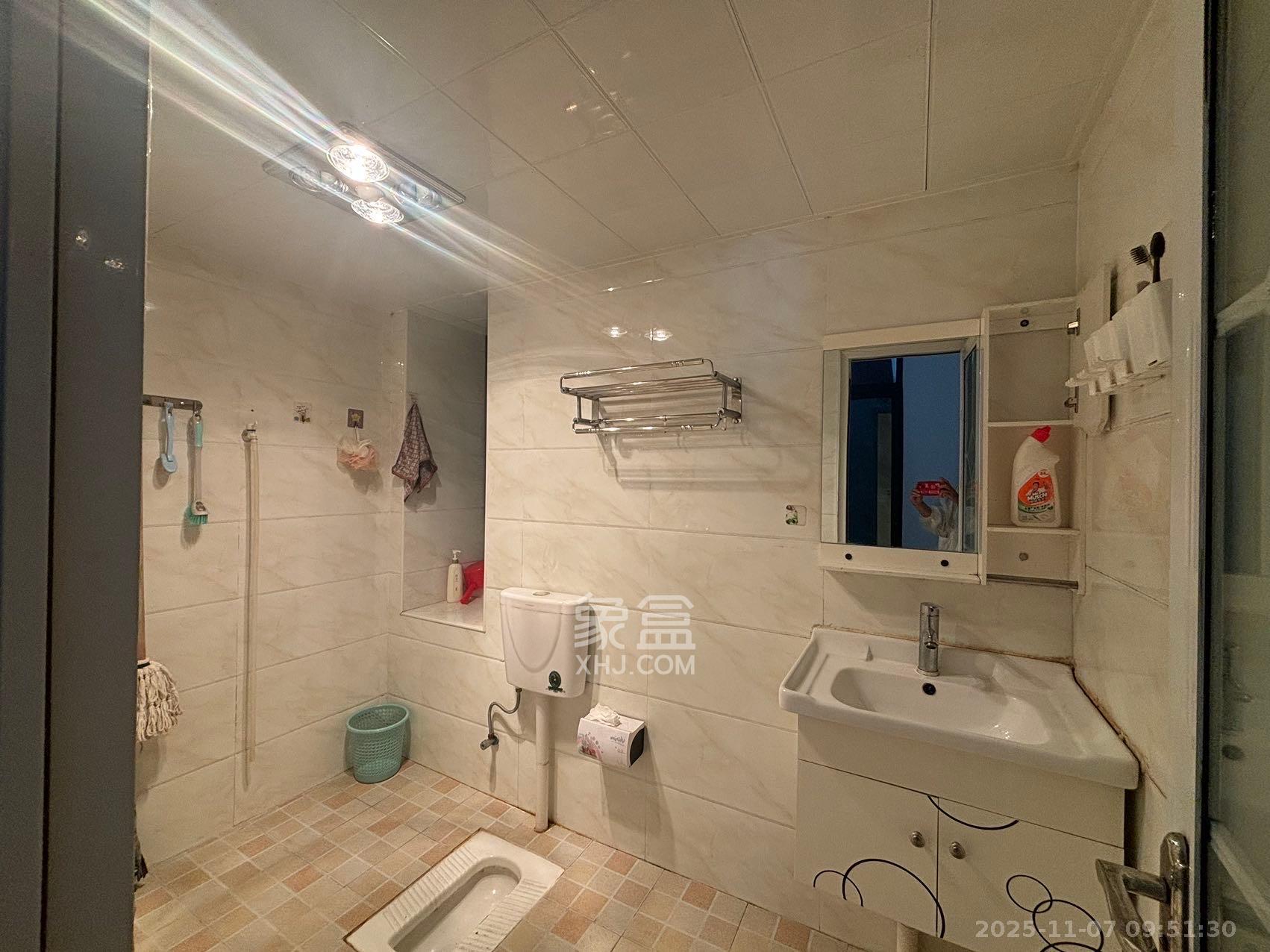 中南红领邦（红星嘉和苑）  3室2厅1卫    2000.0元/月室内图