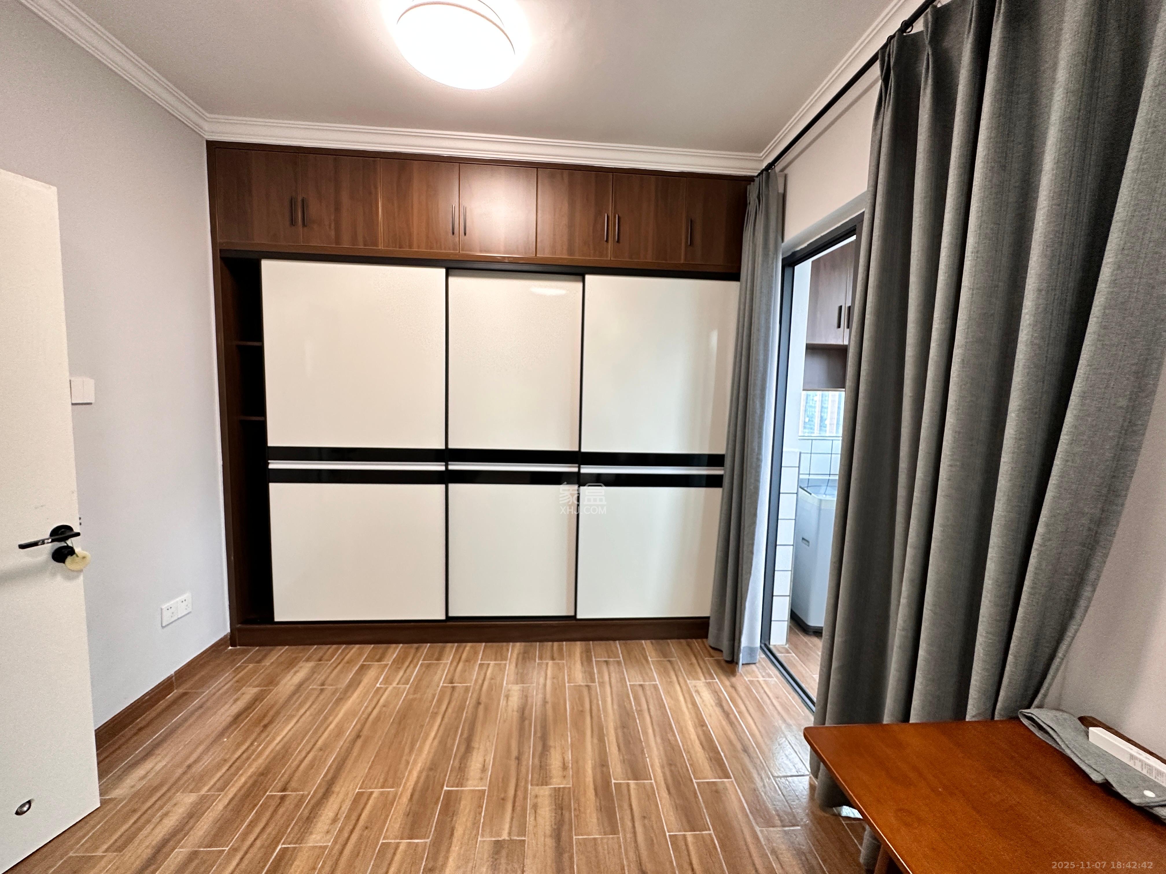 吉泰园安置小区  1室1厅1卫    2400.0元/月室内图