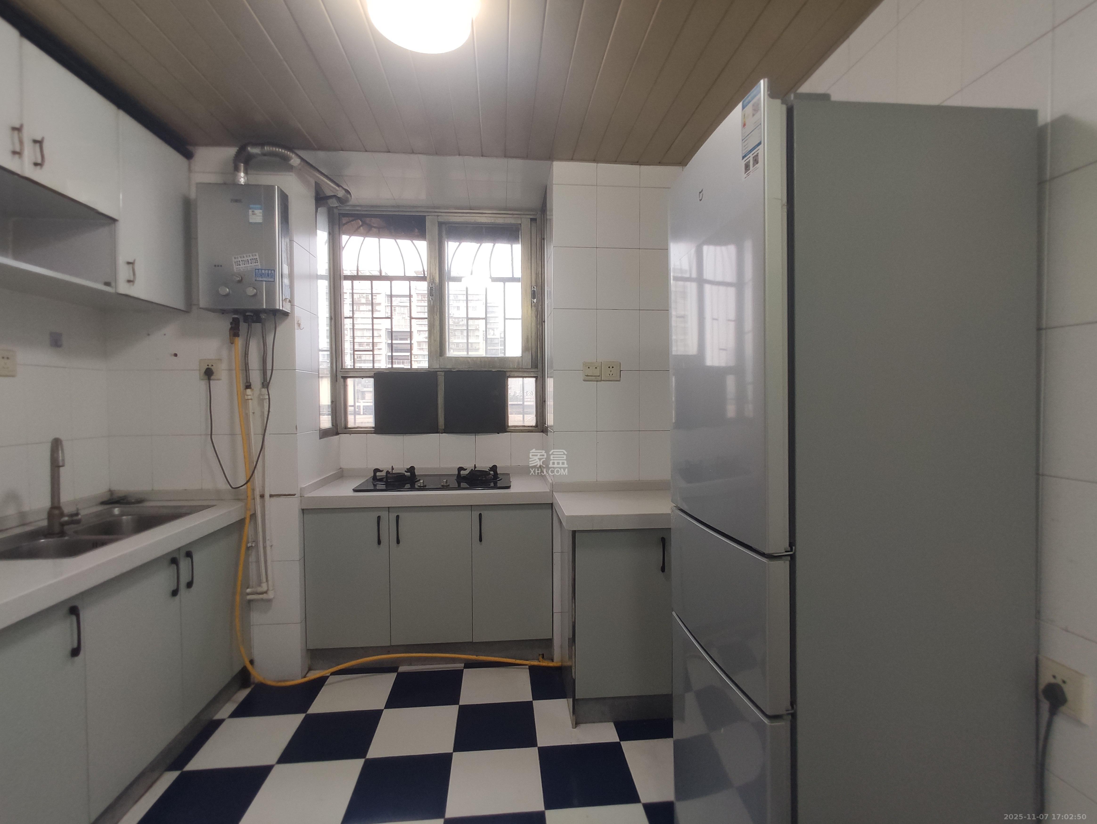 紫东苑(芙蓉区) 3室2厅2卫 2300.0元/月 紫东苑(芙蓉区) 3室2厅2卫 2300.0元/月室内图