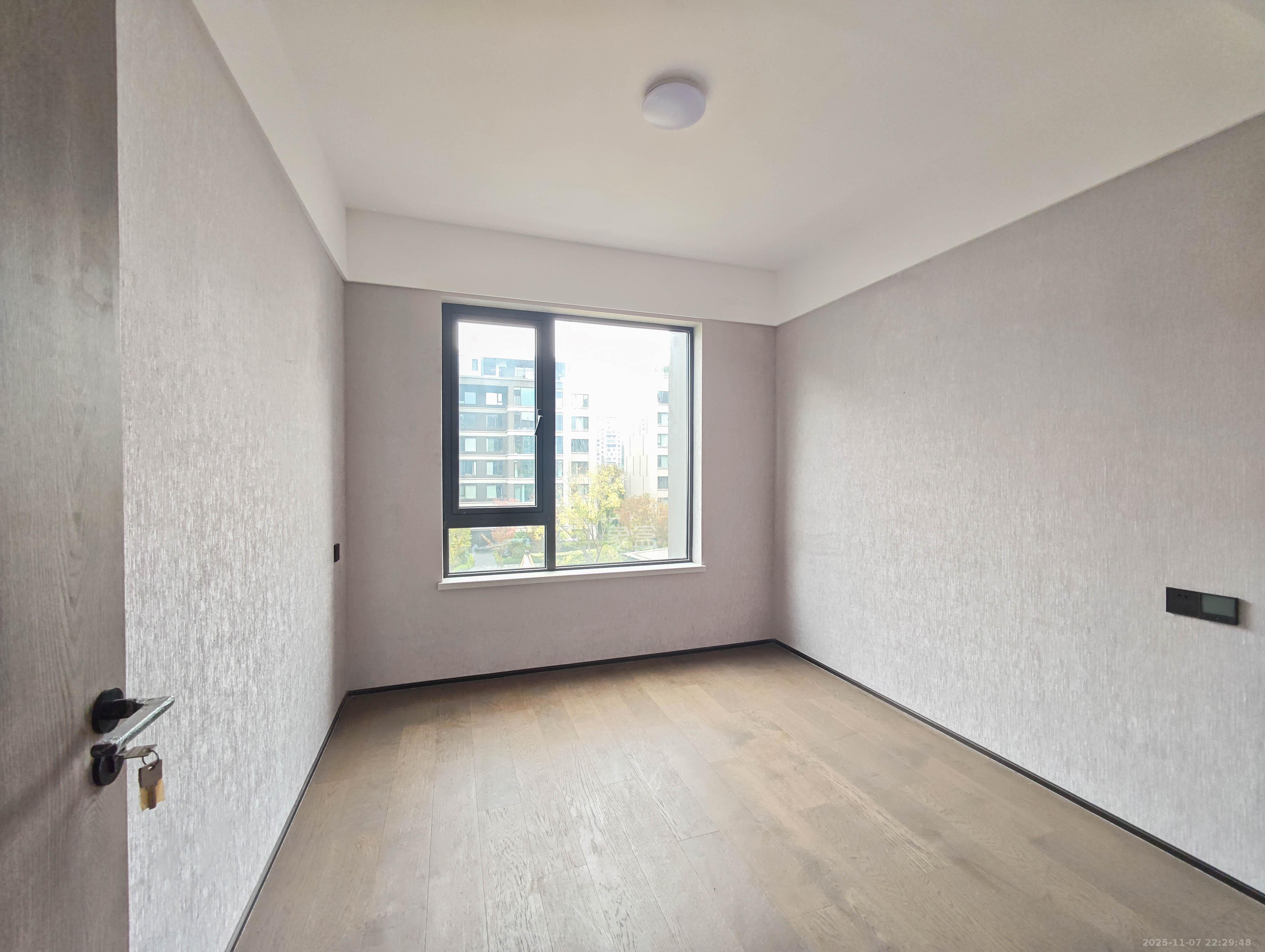 印湘山 4室2厅2卫 286.0万 印湘山 4室2厅2卫 286.0万卧室