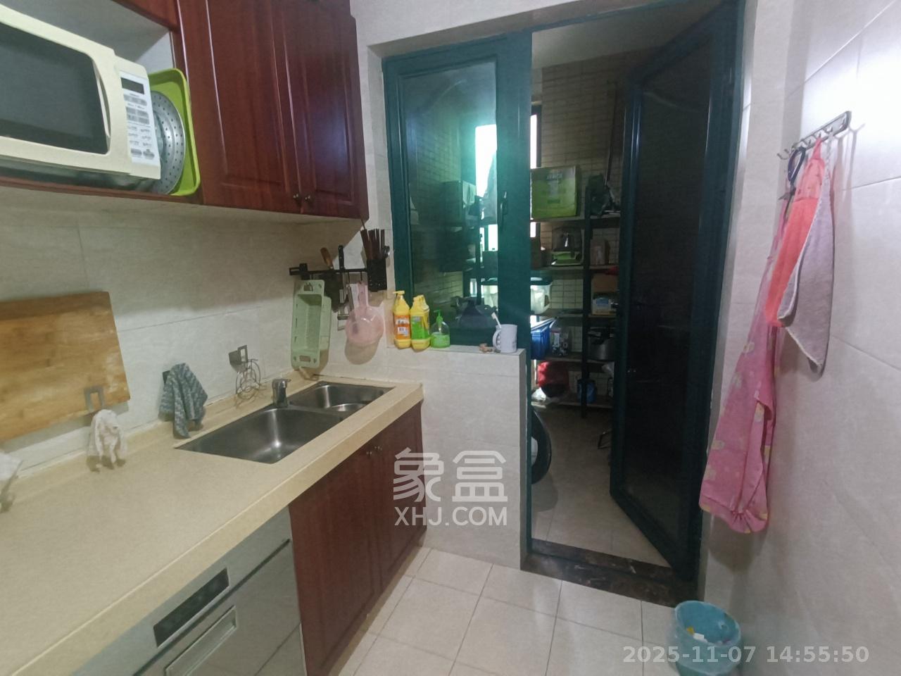 恒大城 3室2厅2卫 2100.0元/月 恒大城 3室2厅2卫 2100.0元/月室内图