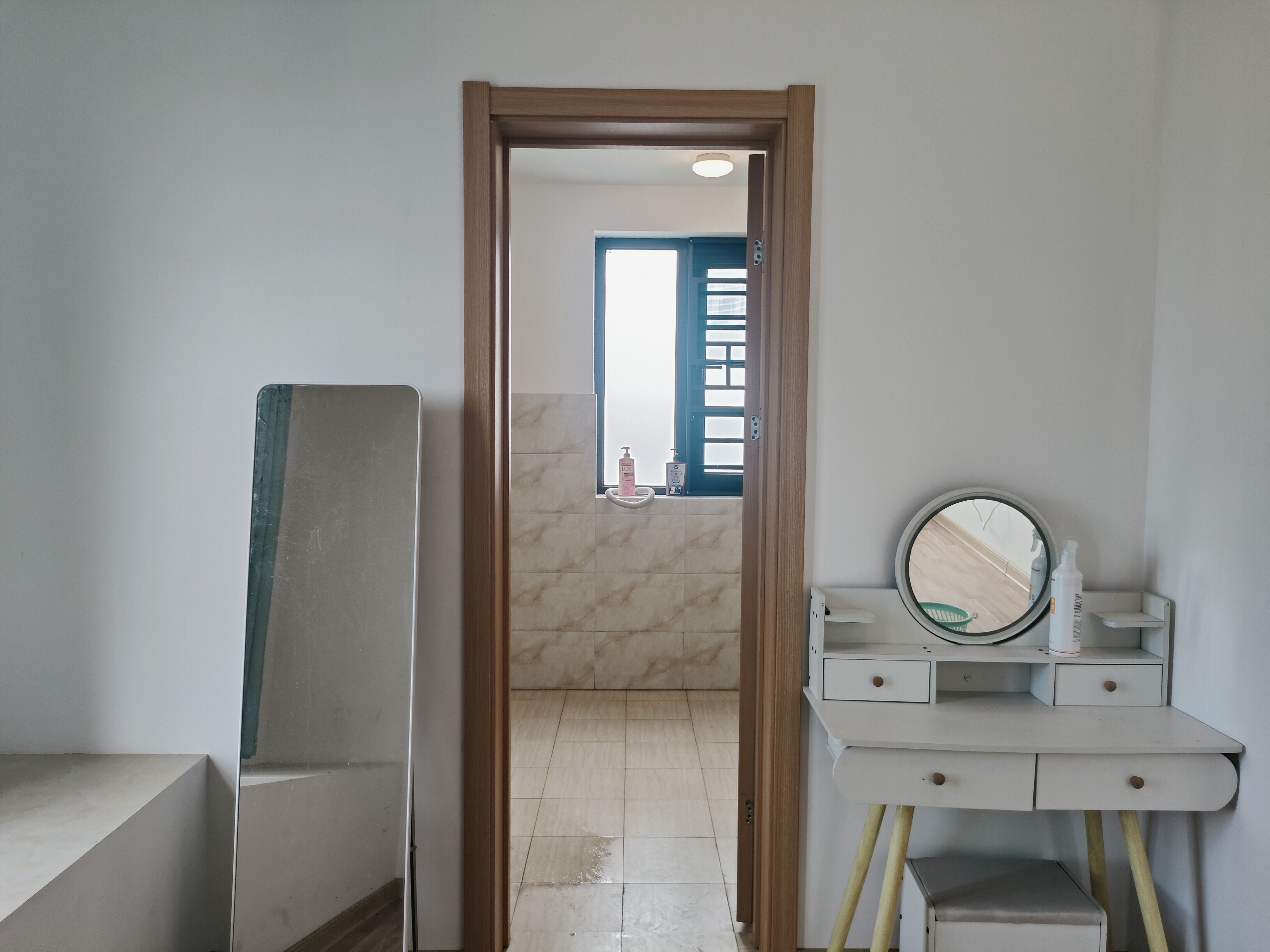 融创海口一号  3室2厅1卫    3600.0元/月室内图