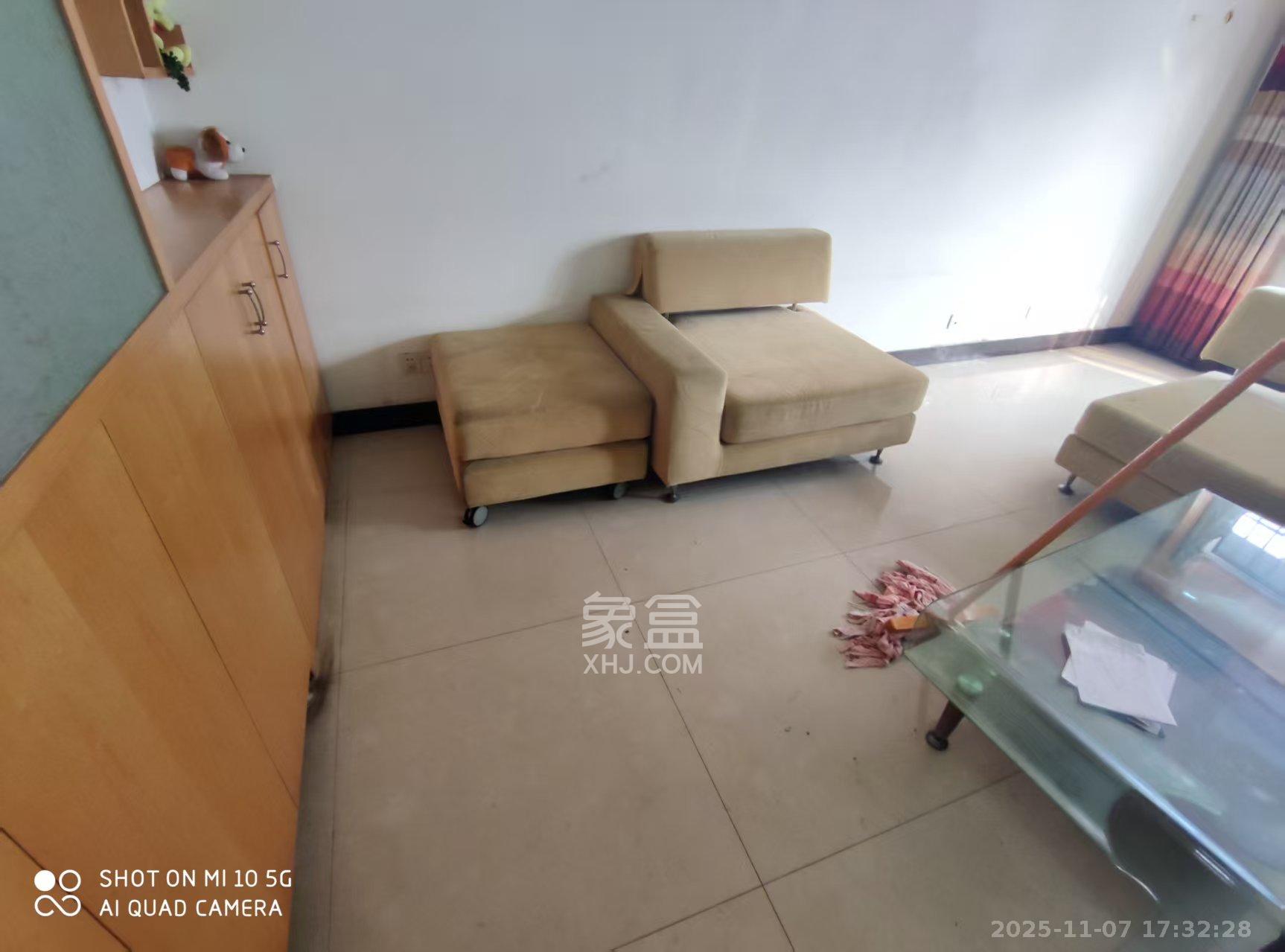 景湾小区（井湾小区）  3室2厅1卫    1600.0元/月室内图