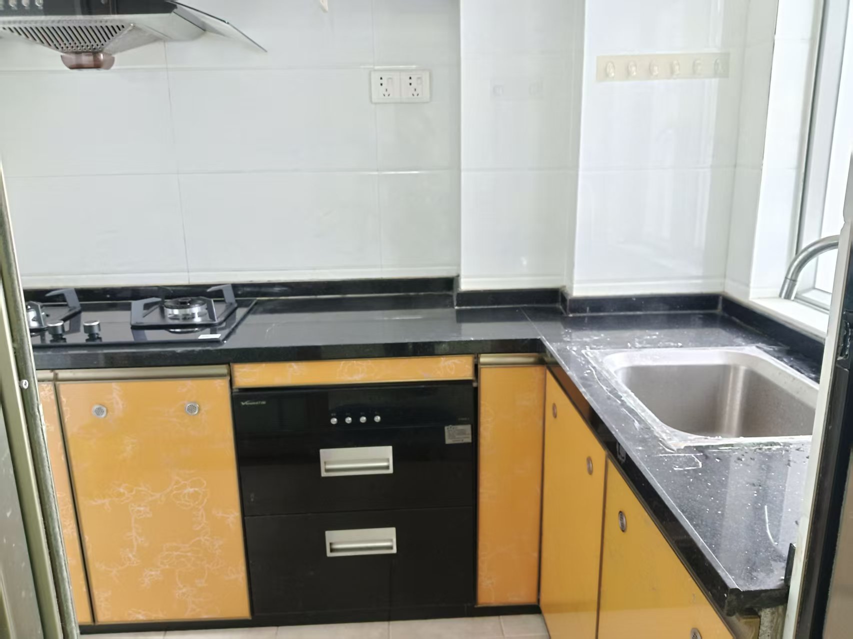 福秀小区  2室2厅1卫    2000.0元/月室内图