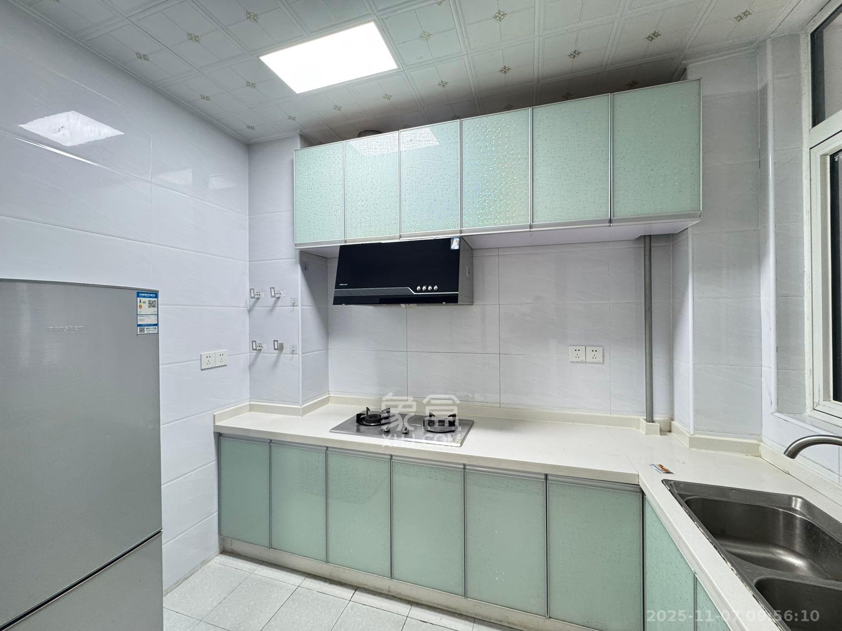 金鼎公园尚  2室2厅1卫    2000.0元/月室内图