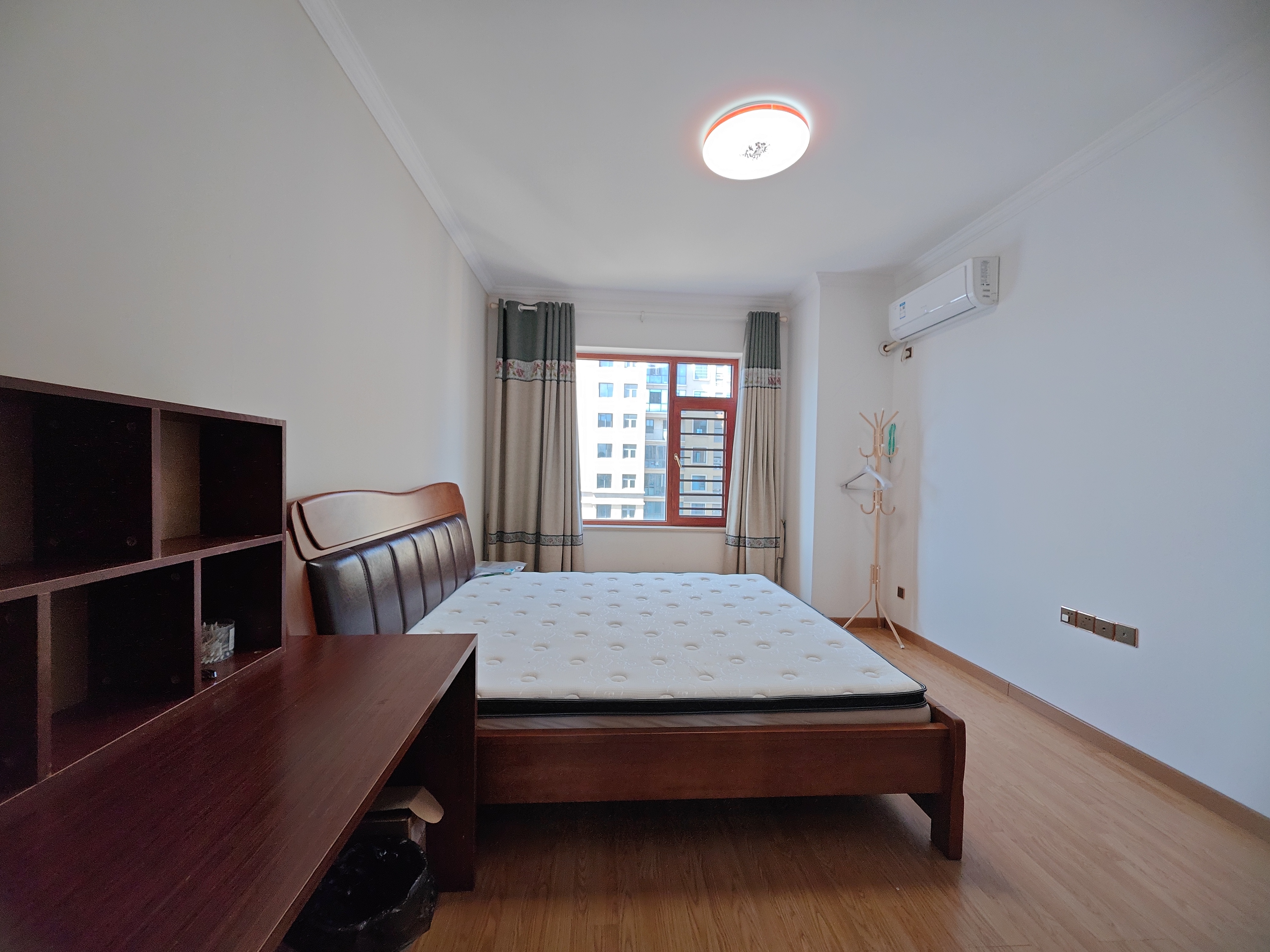 长湖峰境 4室2厅2卫 2800.0元/月 长湖峰境 4室2厅2卫 2800.0元/月室内图