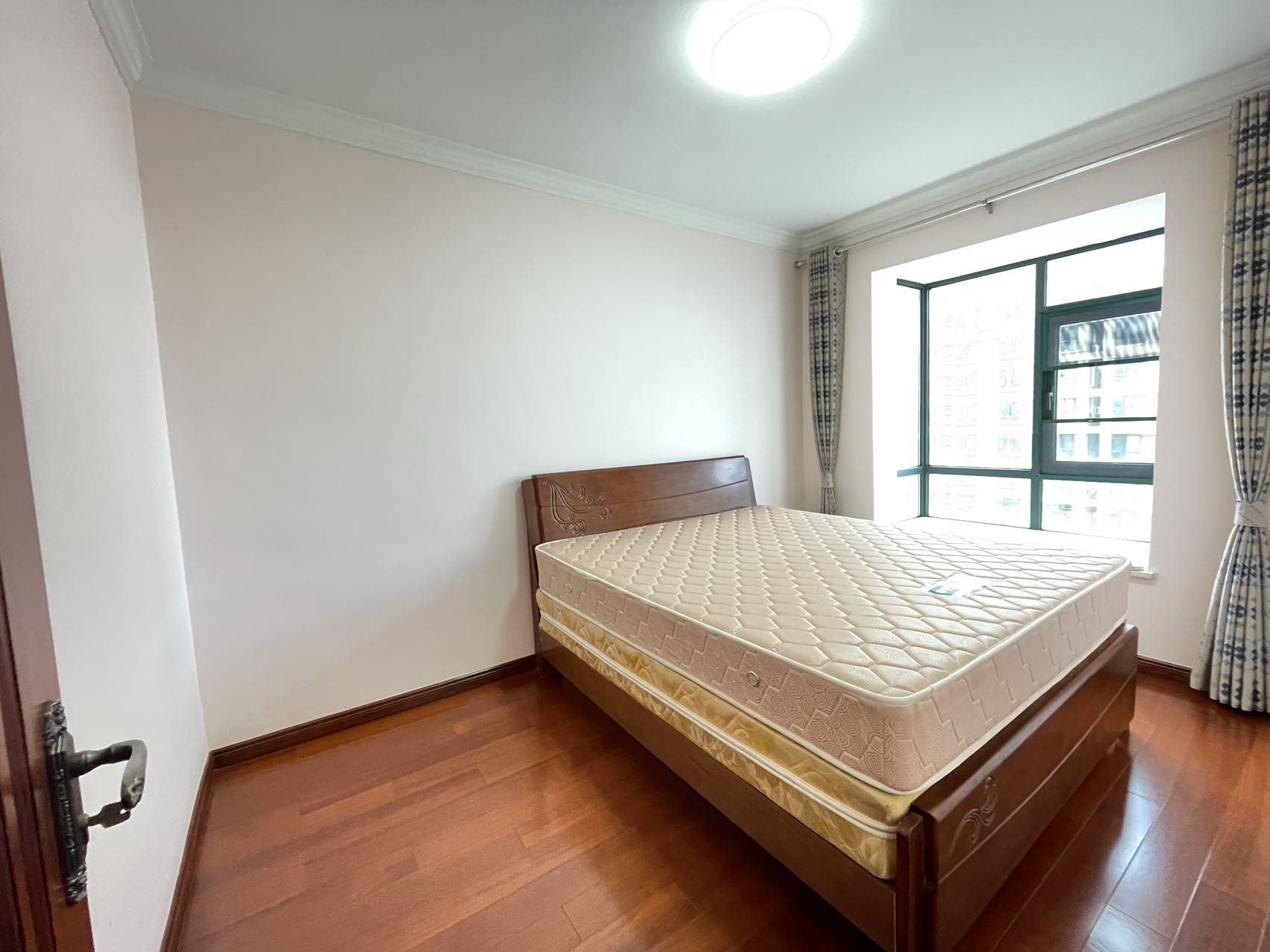 海阔天空-国瑞城二期(雅仕苑) 4室2厅2卫 6200.0元/月 海阔天空-国瑞城二期(雅仕苑) 4室2厅2卫 6200.0元/月室内图