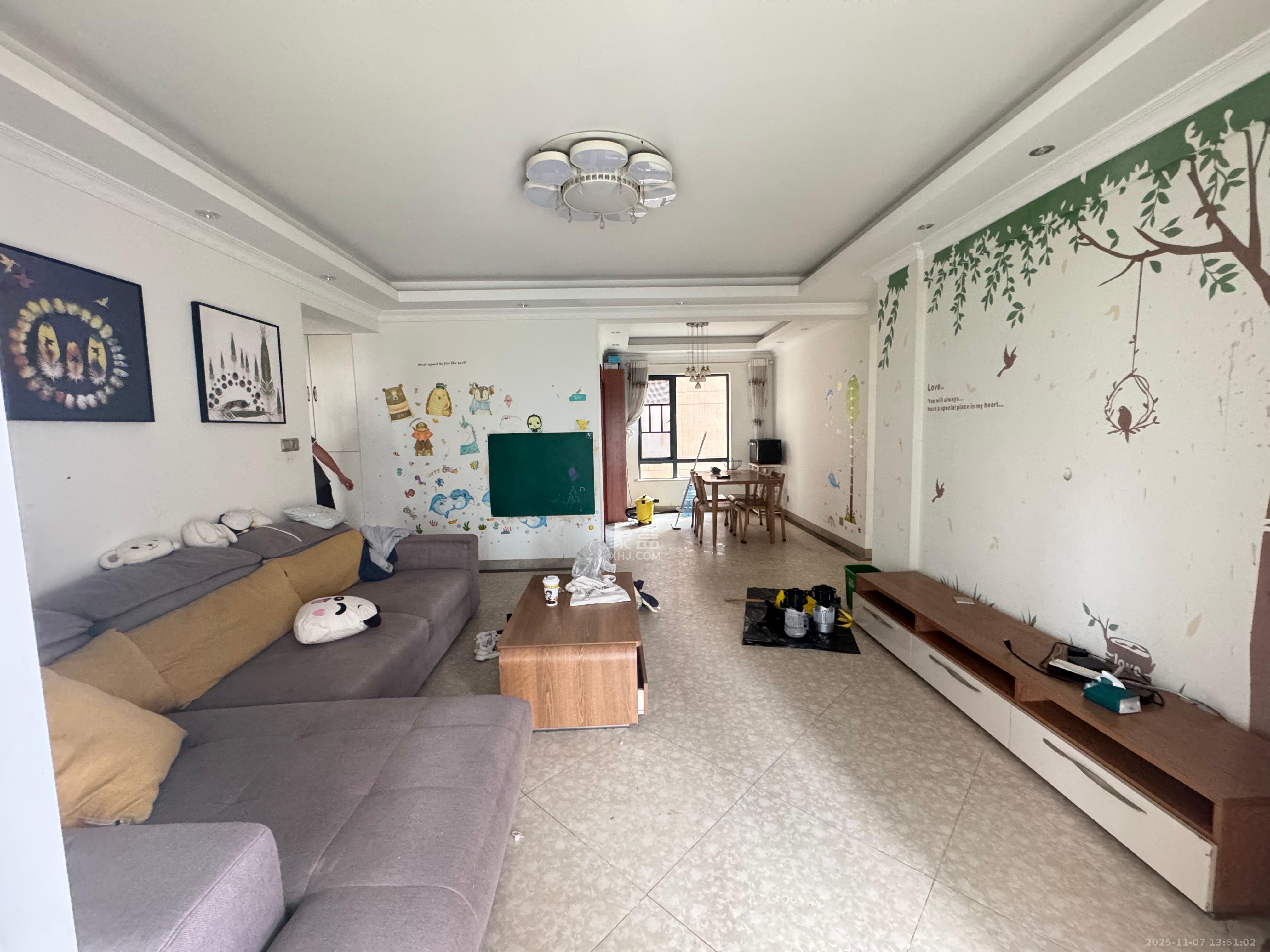 邦盛水岸御园  4室2厅2卫    2000.0元/月室内图1