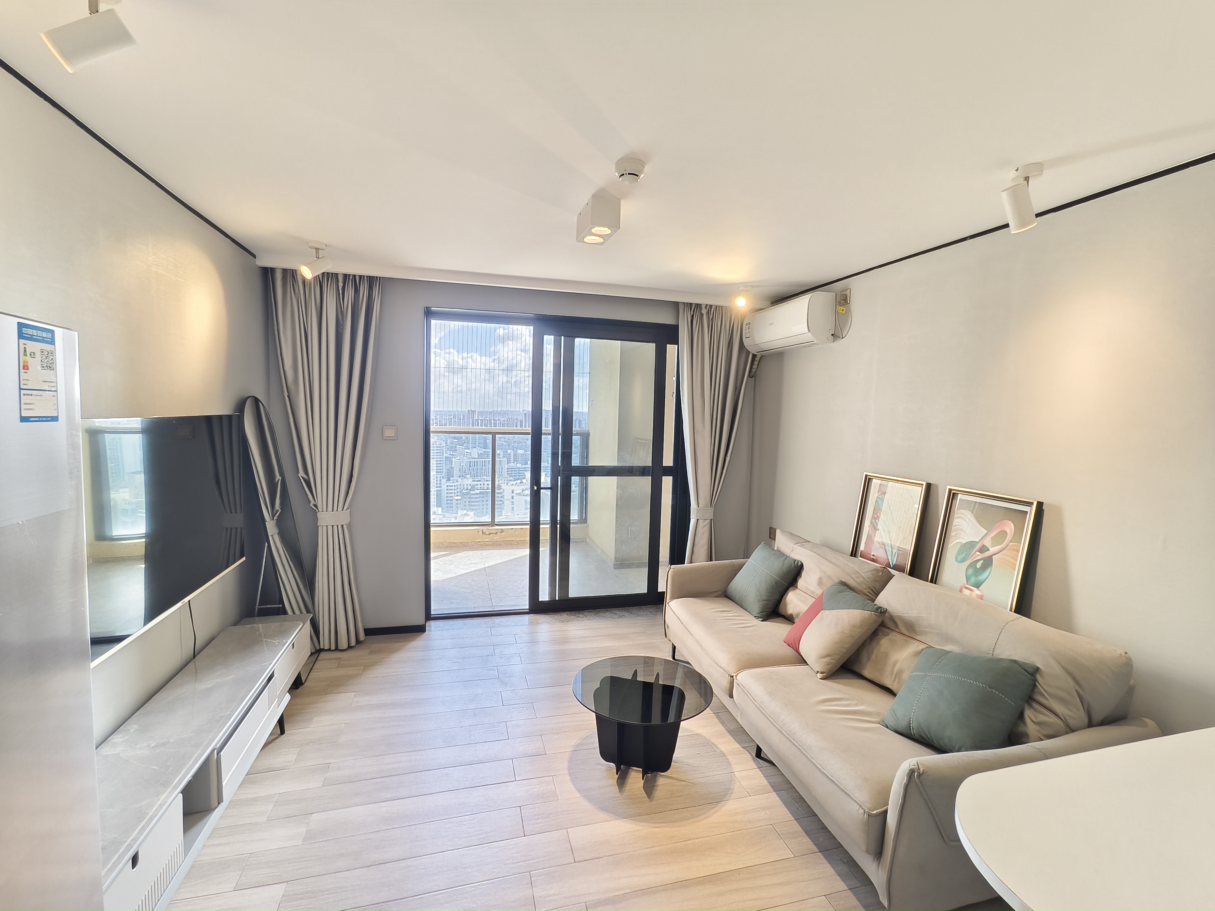 融创海口一号  1室1厅1卫    2800.0元/月