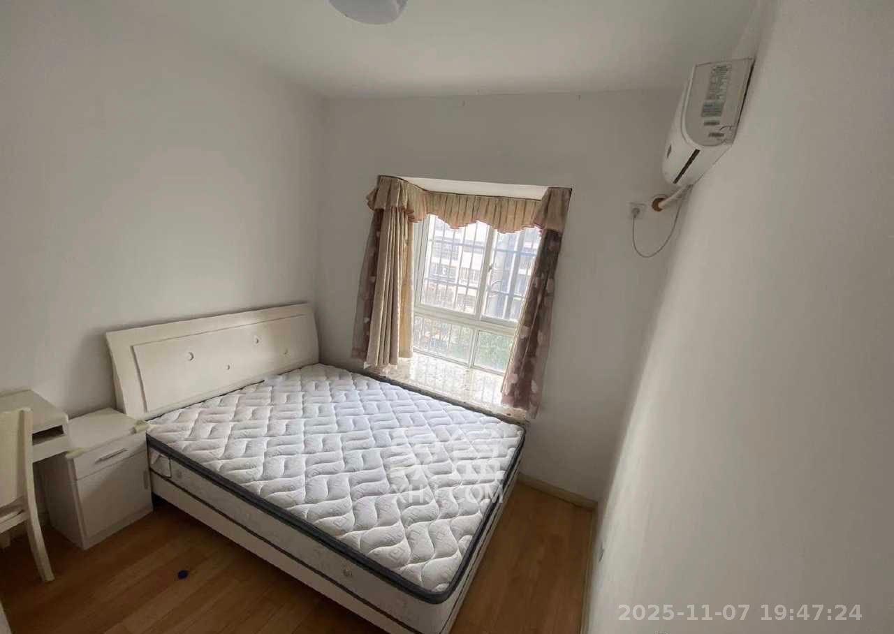 金领公寓(金荣公寓) 1室2厅1卫 2300.0元/月 金领公寓(金荣公寓) 1室2厅1卫 2300.0元/月室内图