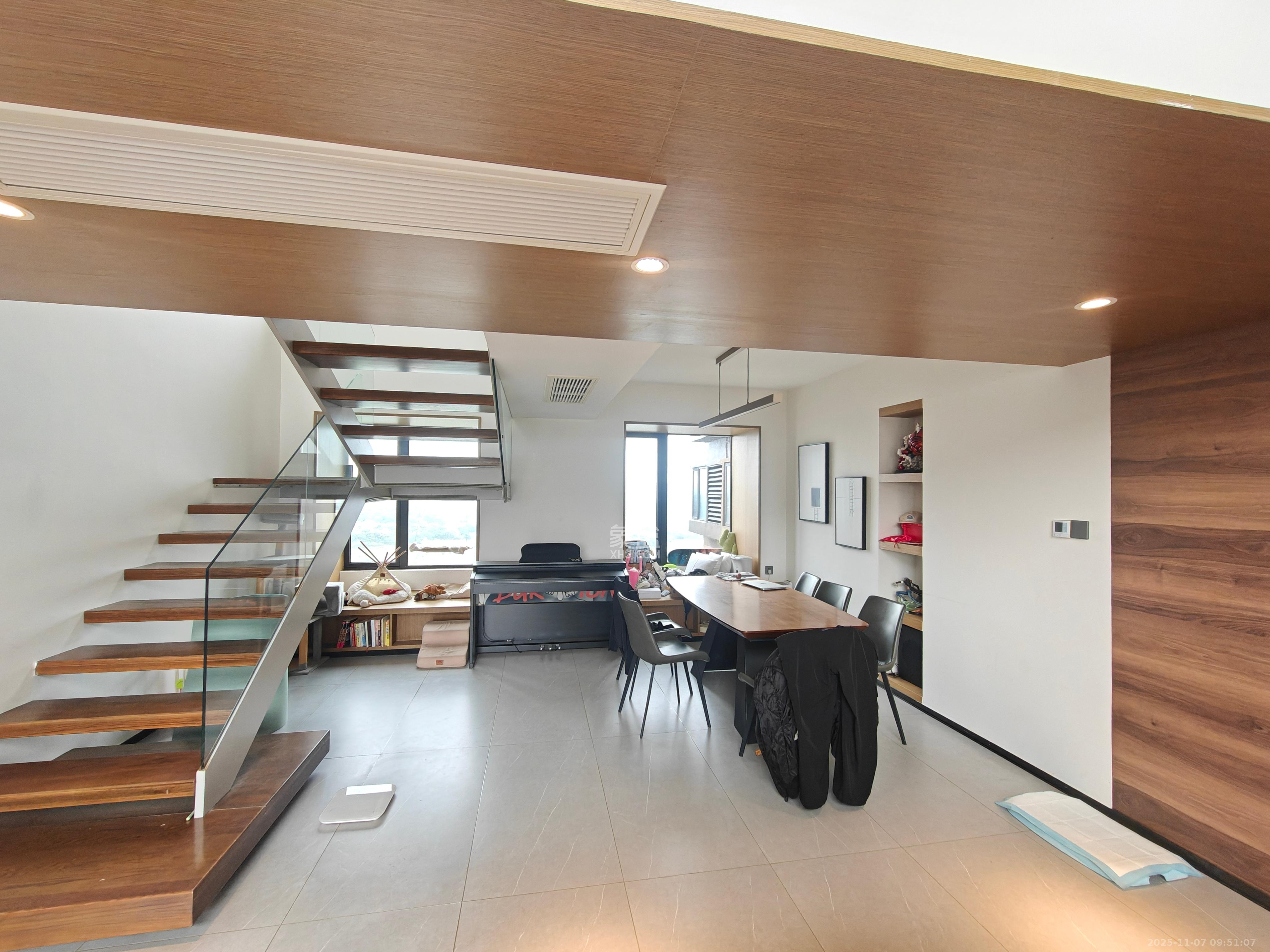 万科金域蓝湾  4室2厅2卫    380.0万