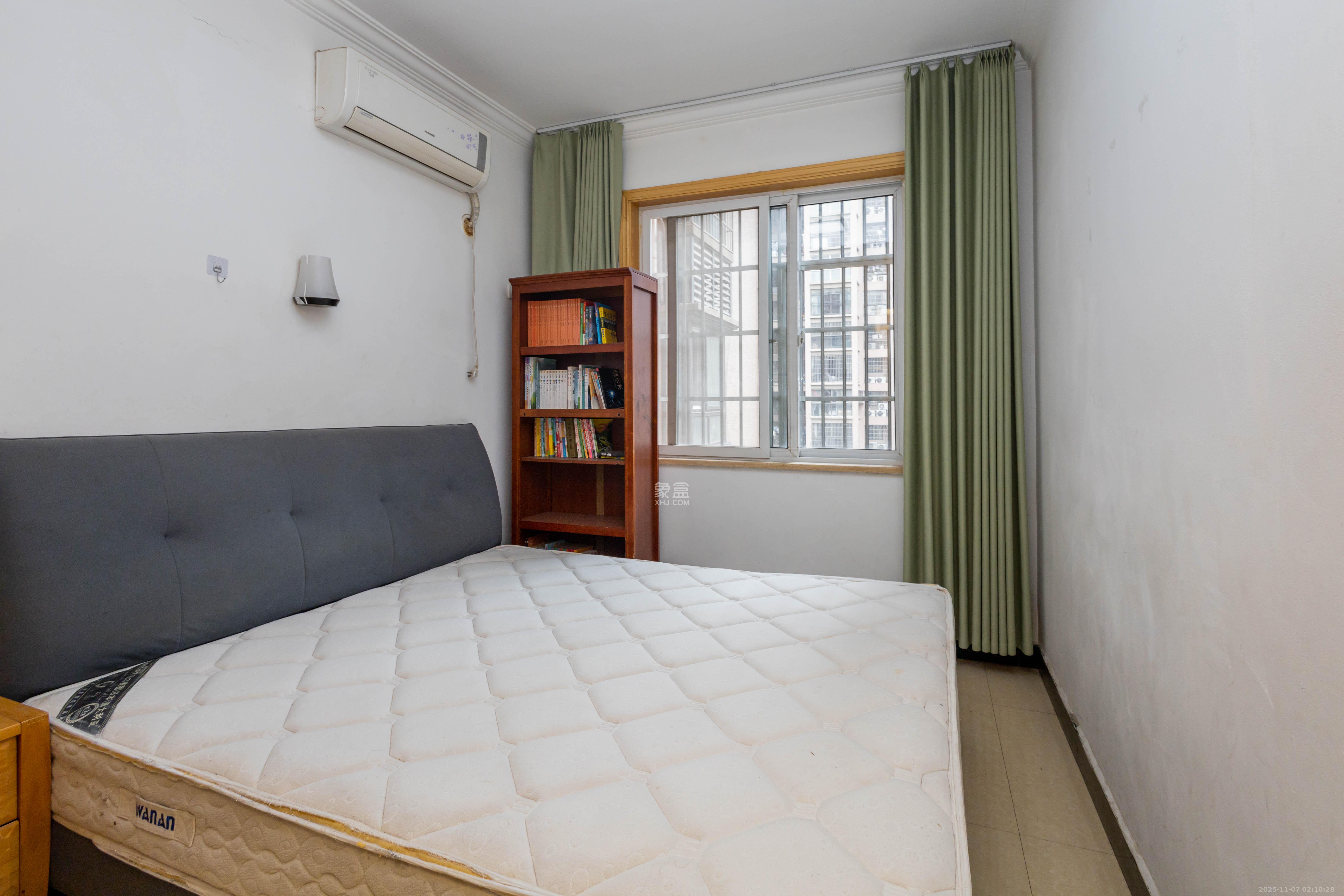 紫云阁  4室2厅2卫    71.8万卧室