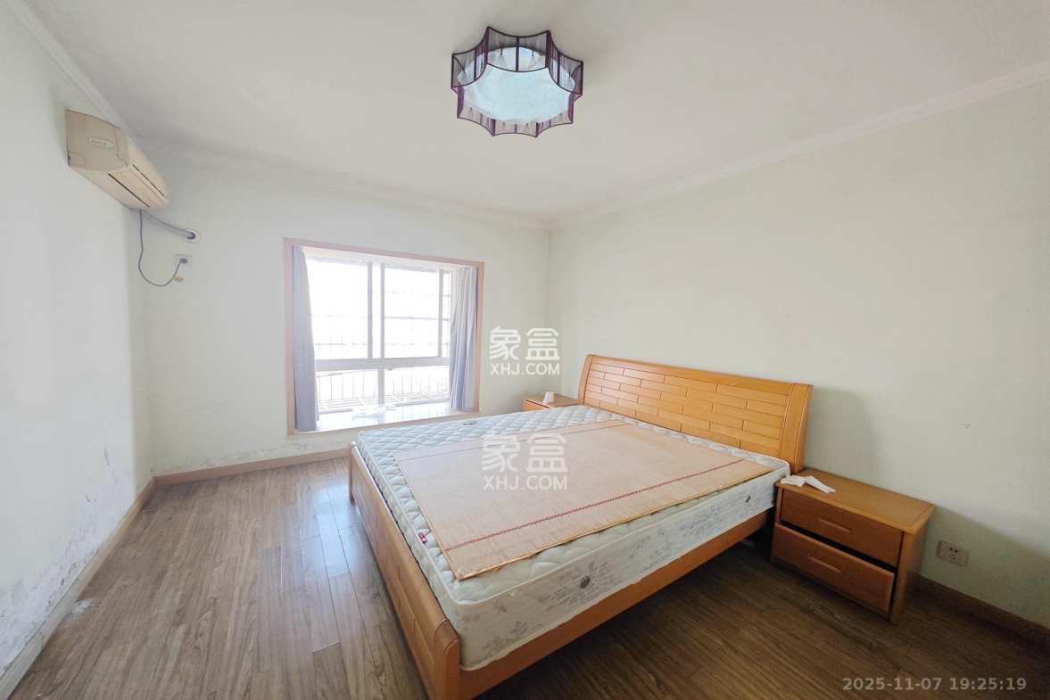 官塘公寓 3室2厅2卫 2000.0元/月 官塘公寓 3室2厅2卫 2000.0元/月室内图