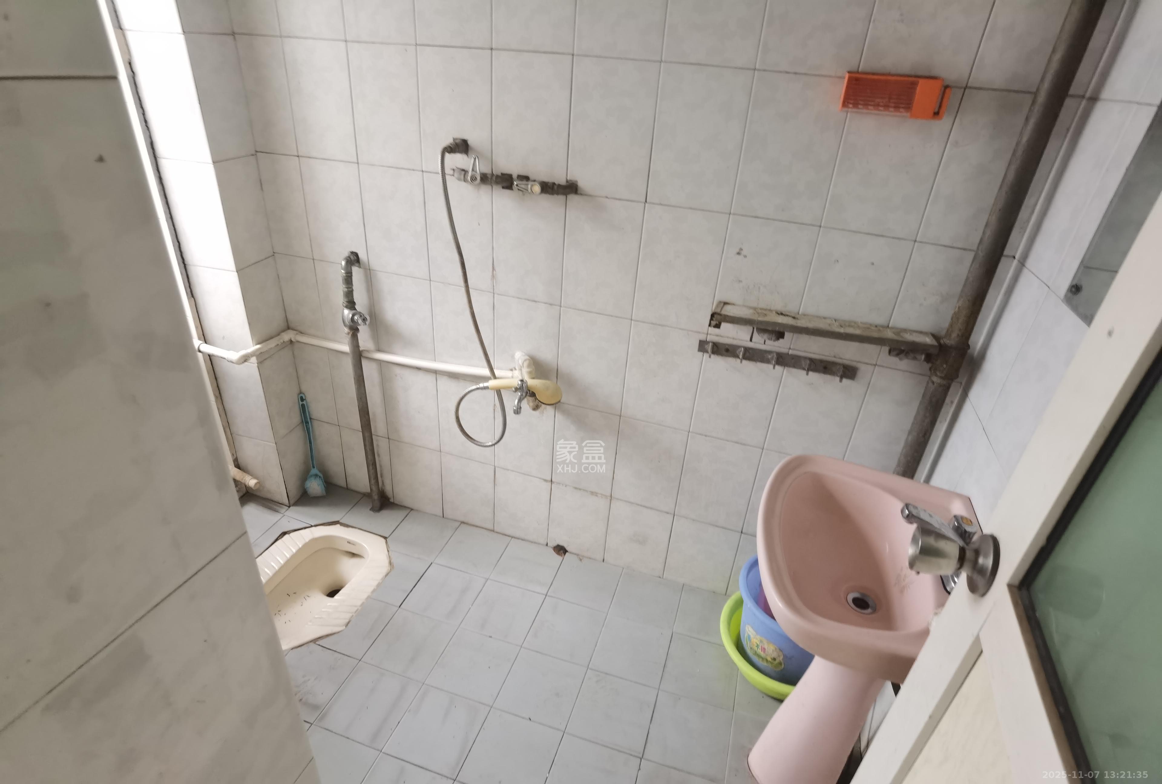 茶园坡社区(原王家冲社区)  2室1厅1卫    1500.0元/月室内图