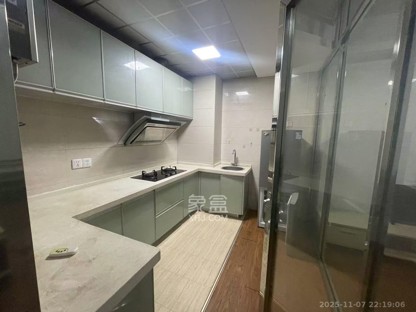 东方银座(东方摩卡) 1室1厅1卫 1600.0元/月 东方银座(东方摩卡) 1室1厅1卫 1600.0元/月室内图