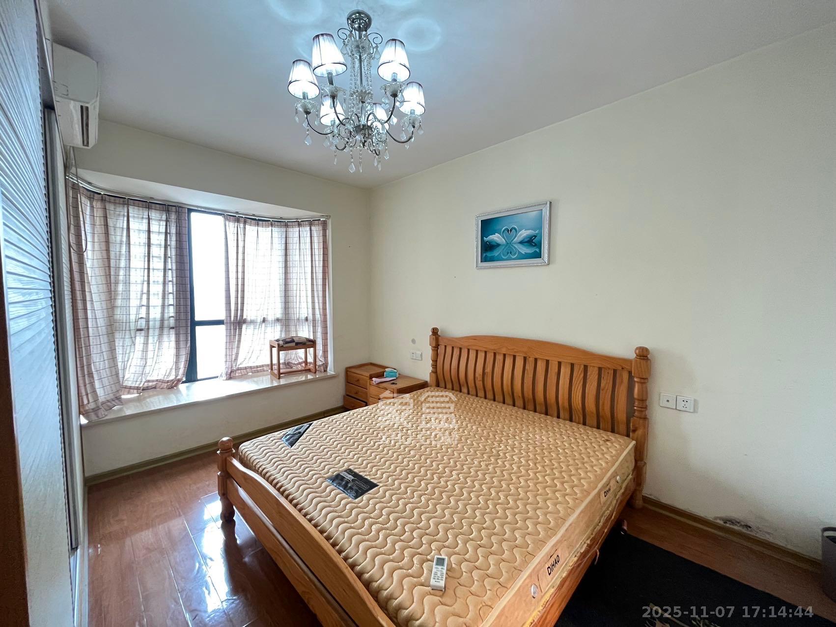 先锋东外滩  3室2厅2卫    2600.0元/月室内图