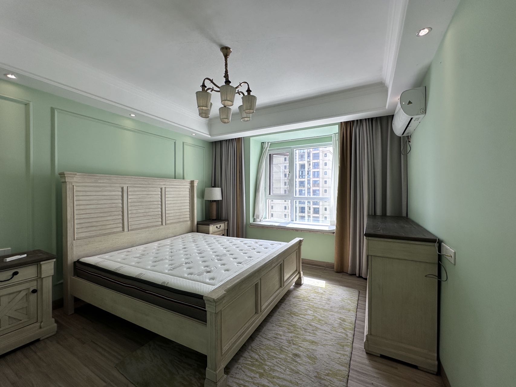 翡翠水城（住宅）  3室3厅2卫    178.0万客厅