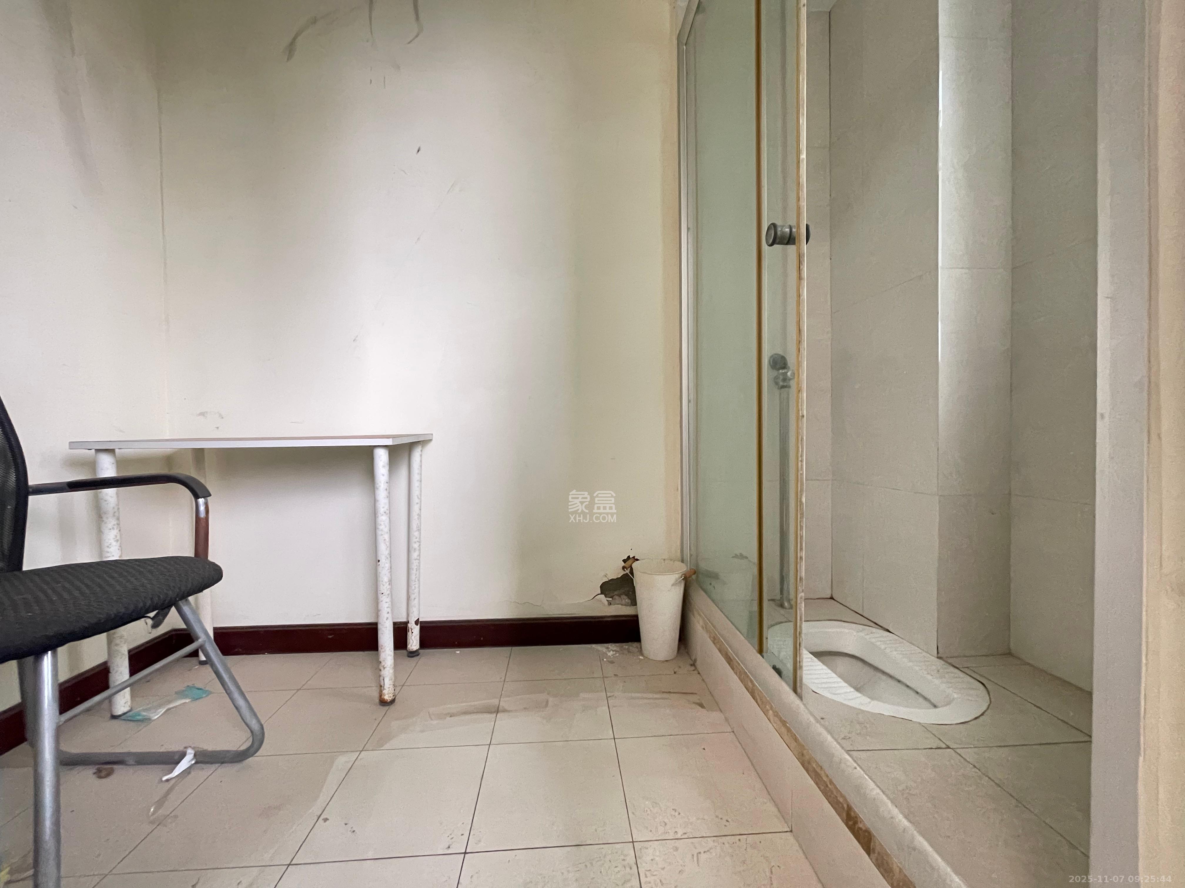 恒大名都 5室2厅4卫 3800.0元/月 恒大名都 5室2厅4卫 3800.0元/月室内图