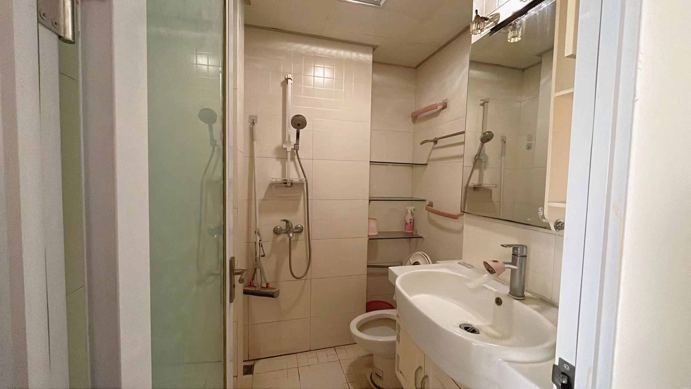 书香名邸一期 1室2厅2卫 1280.0元/月 书香名邸一期 1室2厅2卫 1280.0元/月室内图