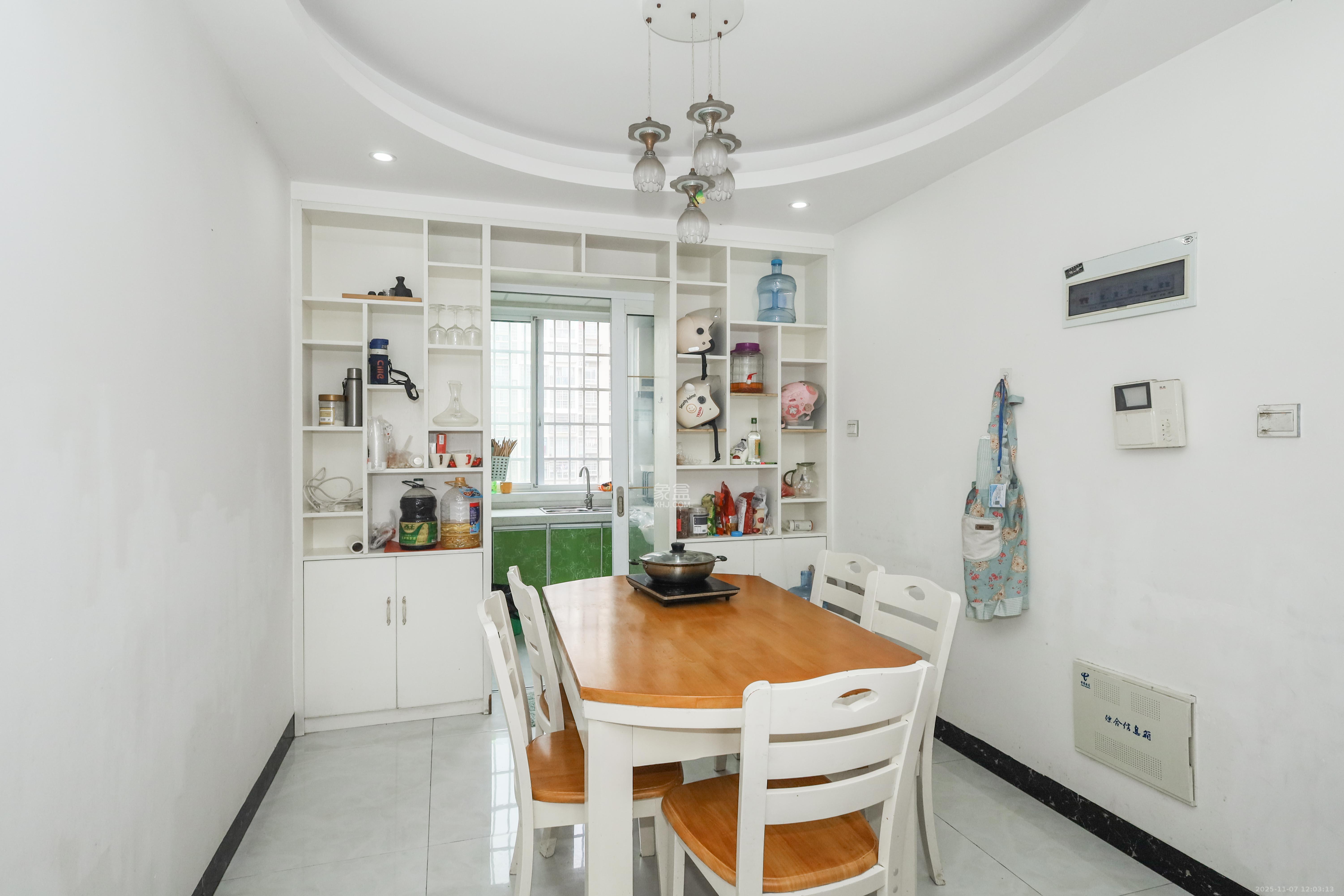 可可小城(麓谷可可小城) 3室2厅1卫 75.0万 可可小城(麓谷可可小城) 3室2厅1卫 75.0万客厅