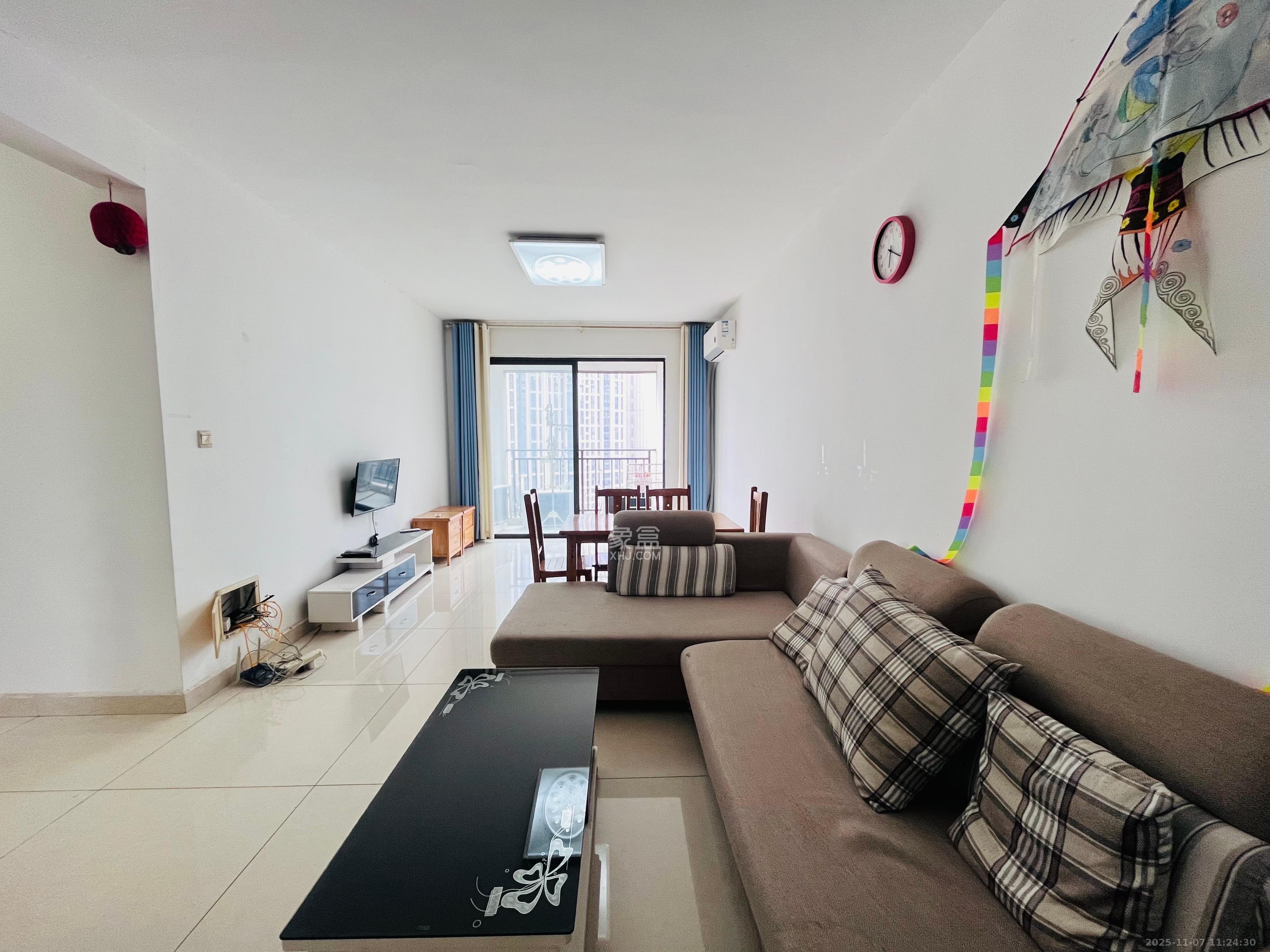 和泓梅溪四季 3室2厅2卫 2500.0元/月 和泓梅溪四季 3室2厅2卫 2500.0元/月室内图