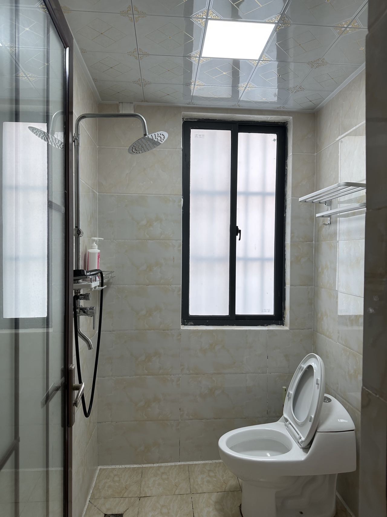 道客和悦坊  3室2厅2卫    125.0万客厅