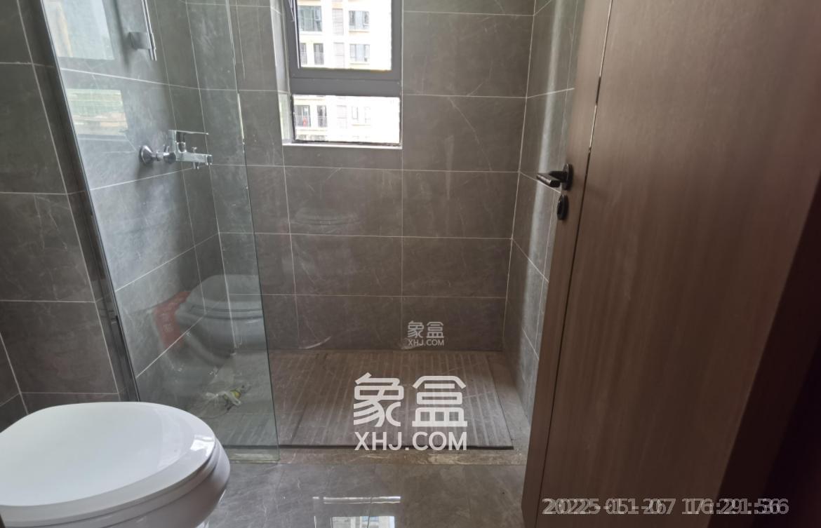 卓越中寰  3室2厅2卫    4200.0元/月室内图