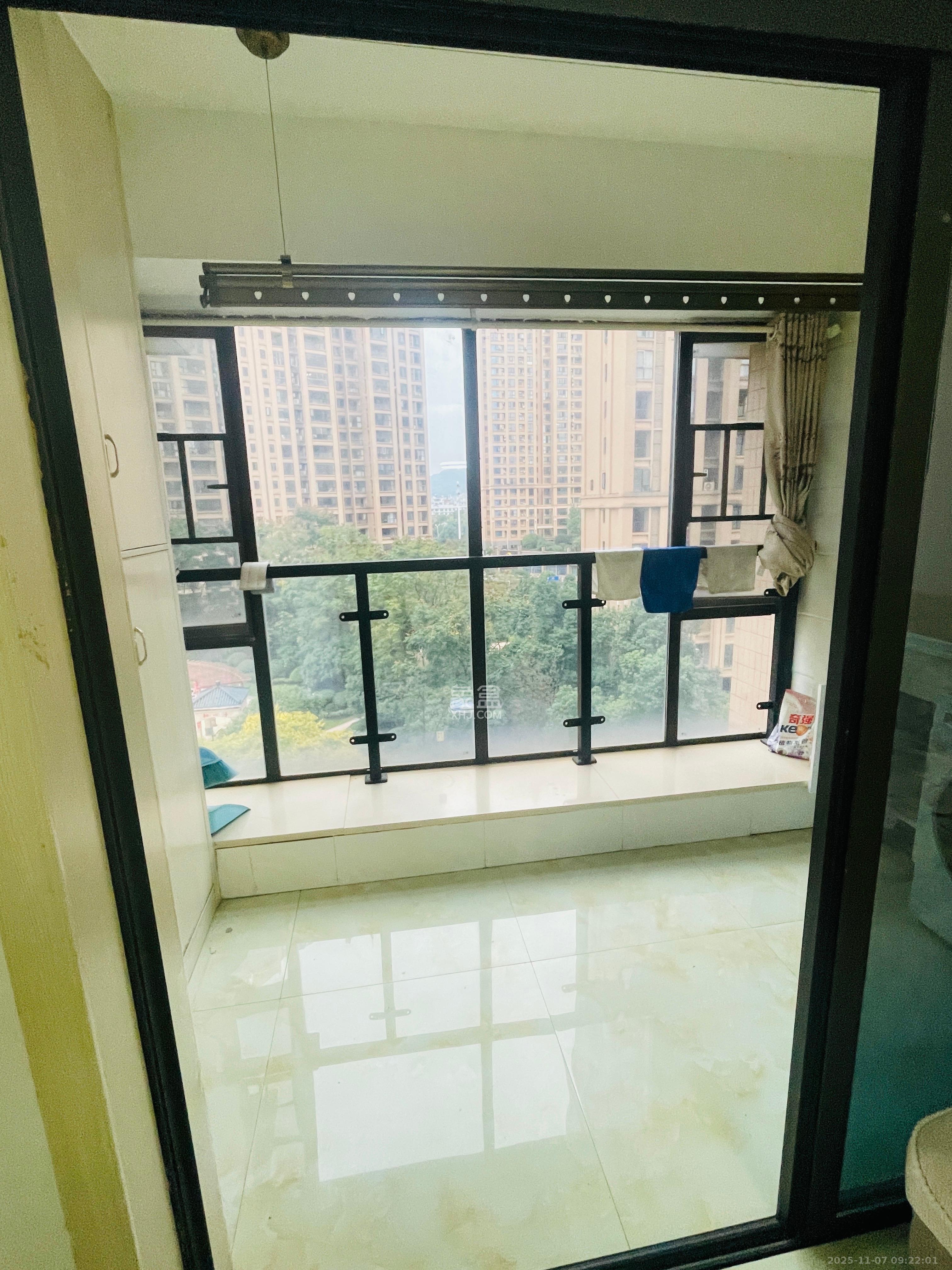 润和又一城  3室2厅2卫    2100.0元/月室内图