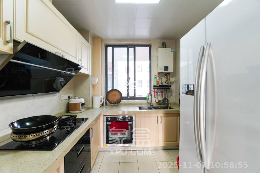 华银天际  3室2厅2卫    2200.0元/月室内图