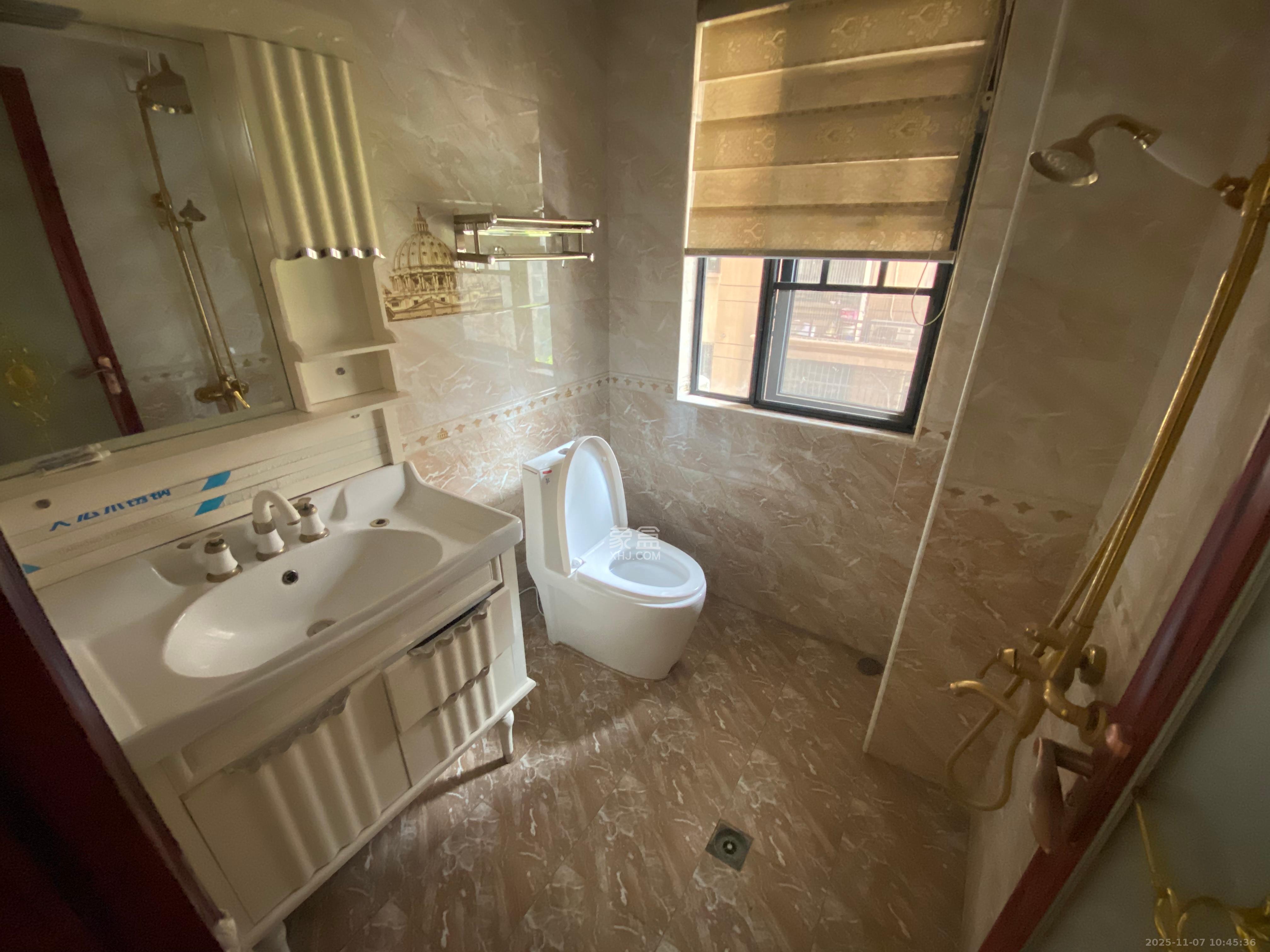 邦盛水岸御园  3室2厅2卫    2000.0元/月室内图