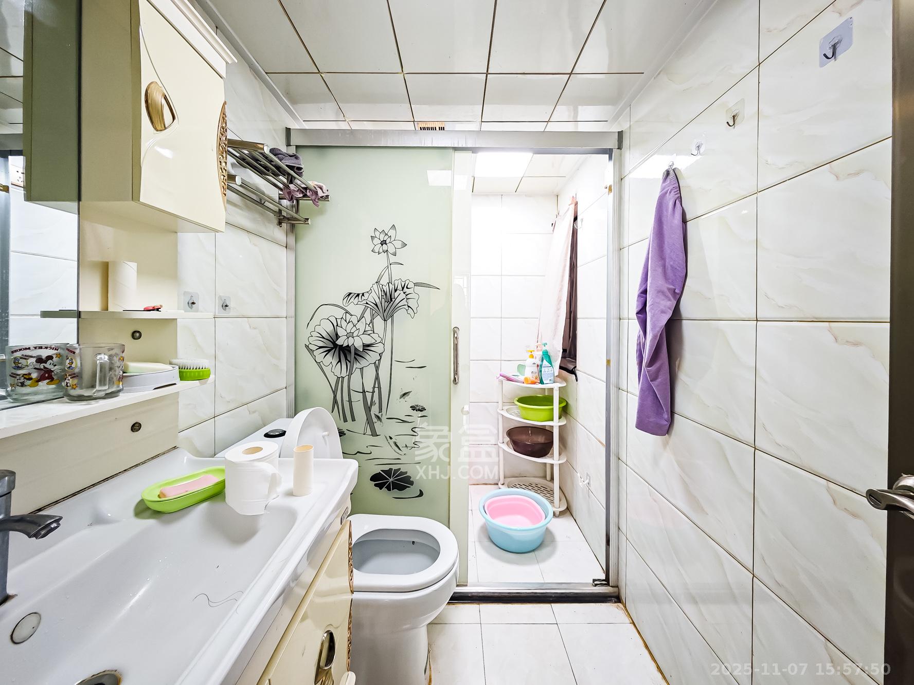 山语城二期 3室2厅1卫 65.0万 山语城二期 3室2厅1卫 65.0万卫生间