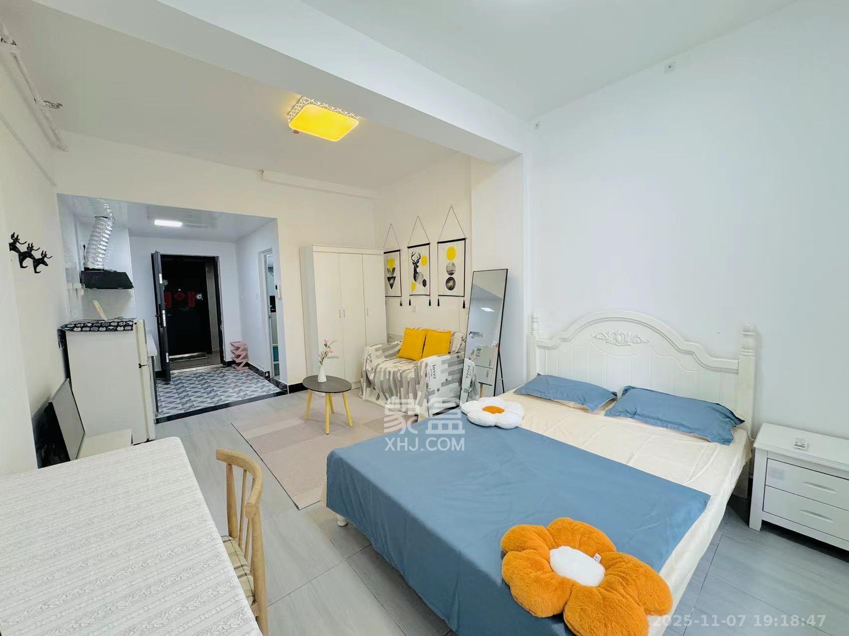 芙蓉万国城MOMA（卓越汇富苑）  1室1厅1卫    1200.0元/月