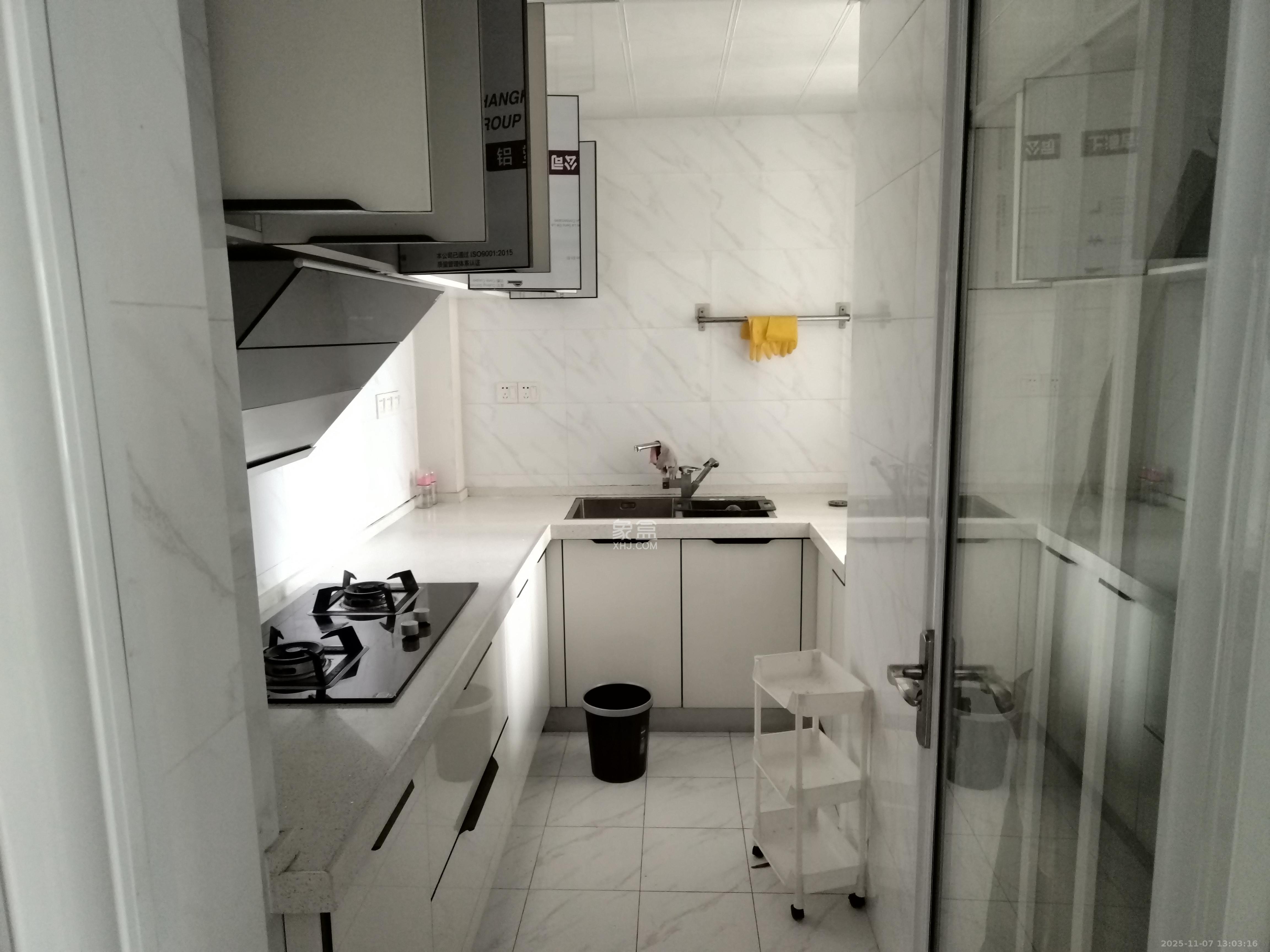 怡海星城  2室2厅1卫    1700.0元/月室内图