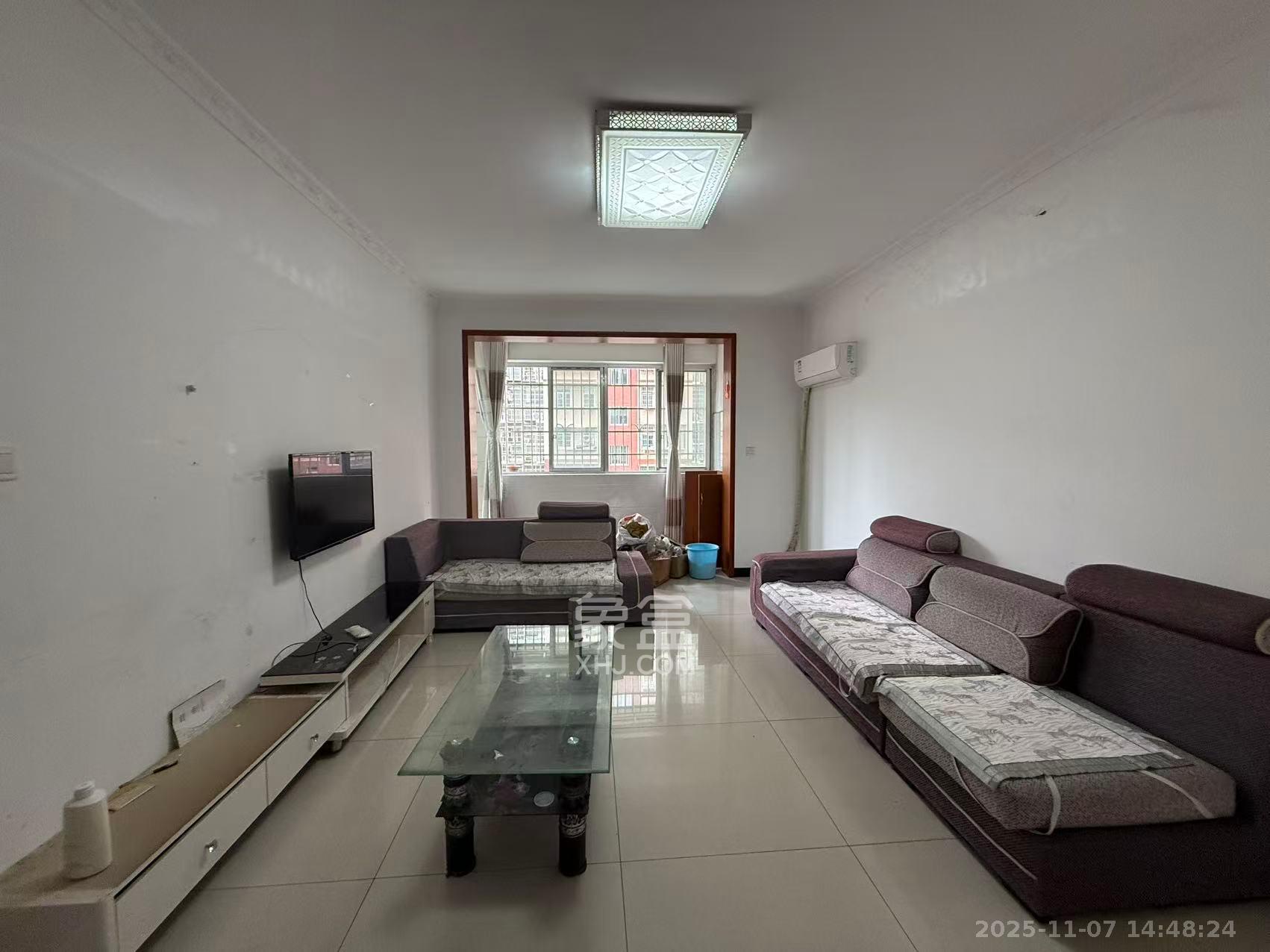 先锋新宇  1室2厅1卫    1800.0元/月