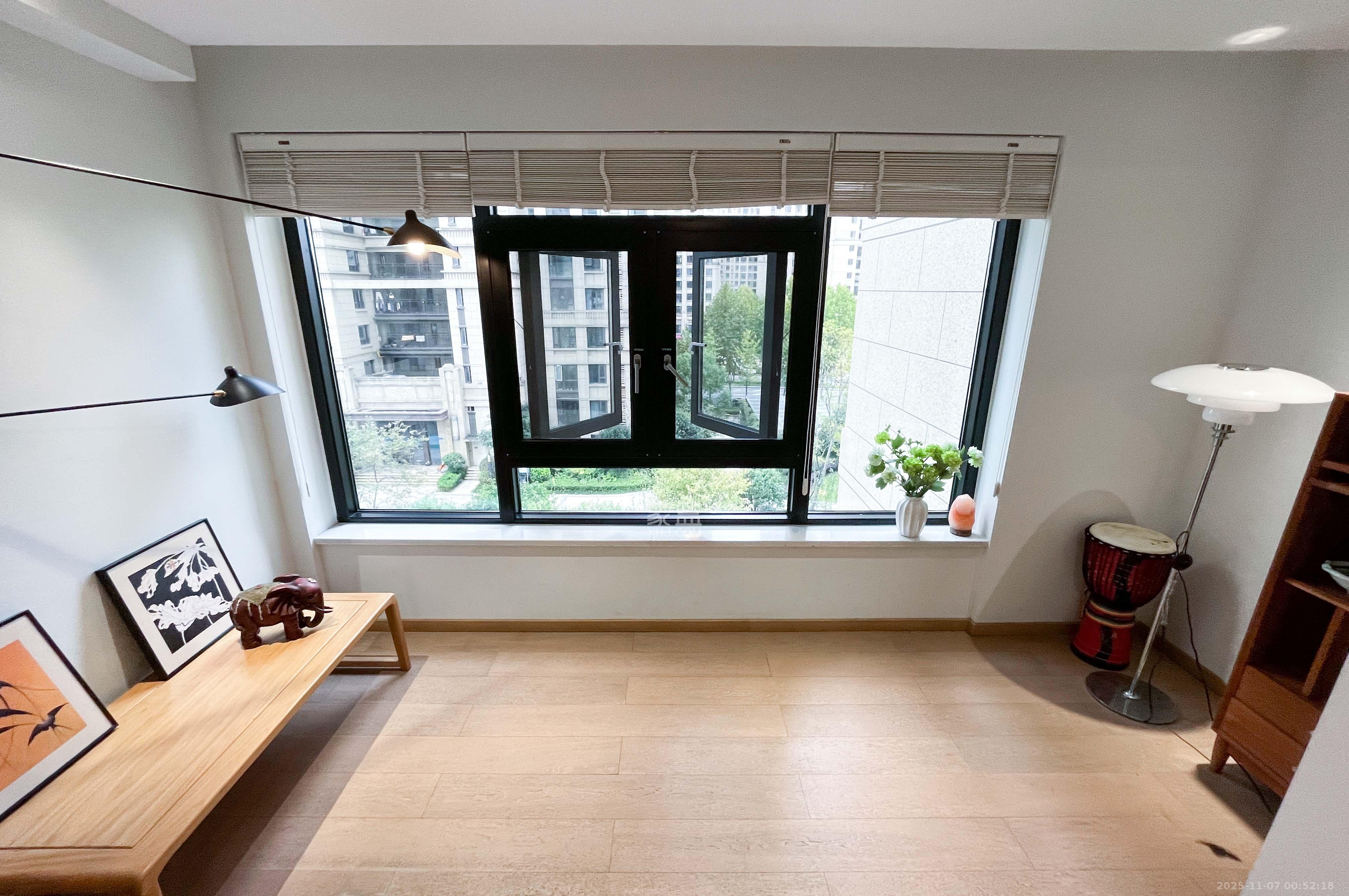 卓越浅水湾  4室2厅2卫    192.0万其他