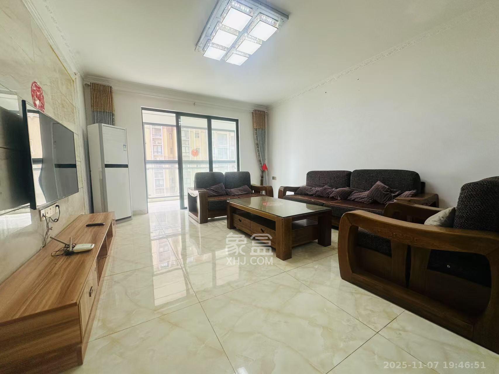 锦湘国际星城三期（锦绣苑）  3室2厅1卫    3000.0元/月