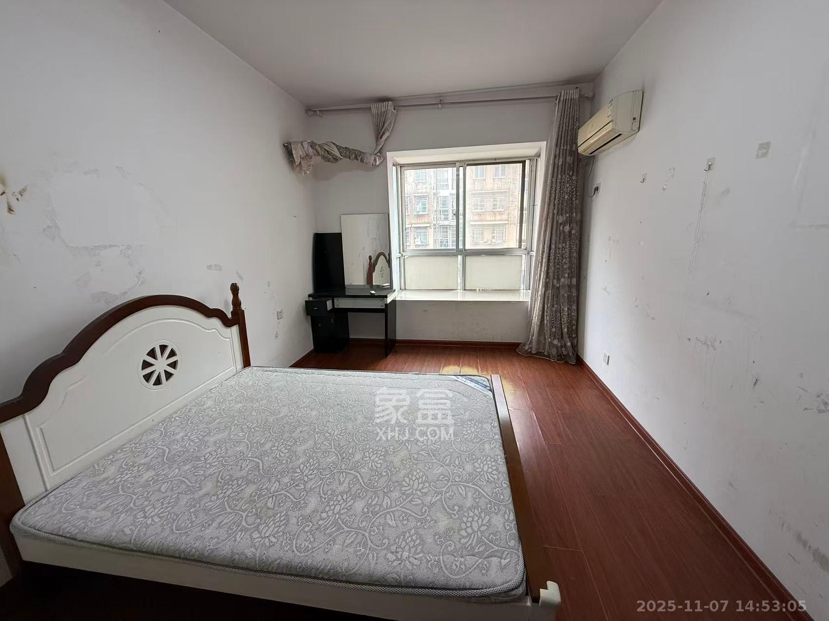 先锋新宇  2室1厅1卫    1600.0元/月室内图