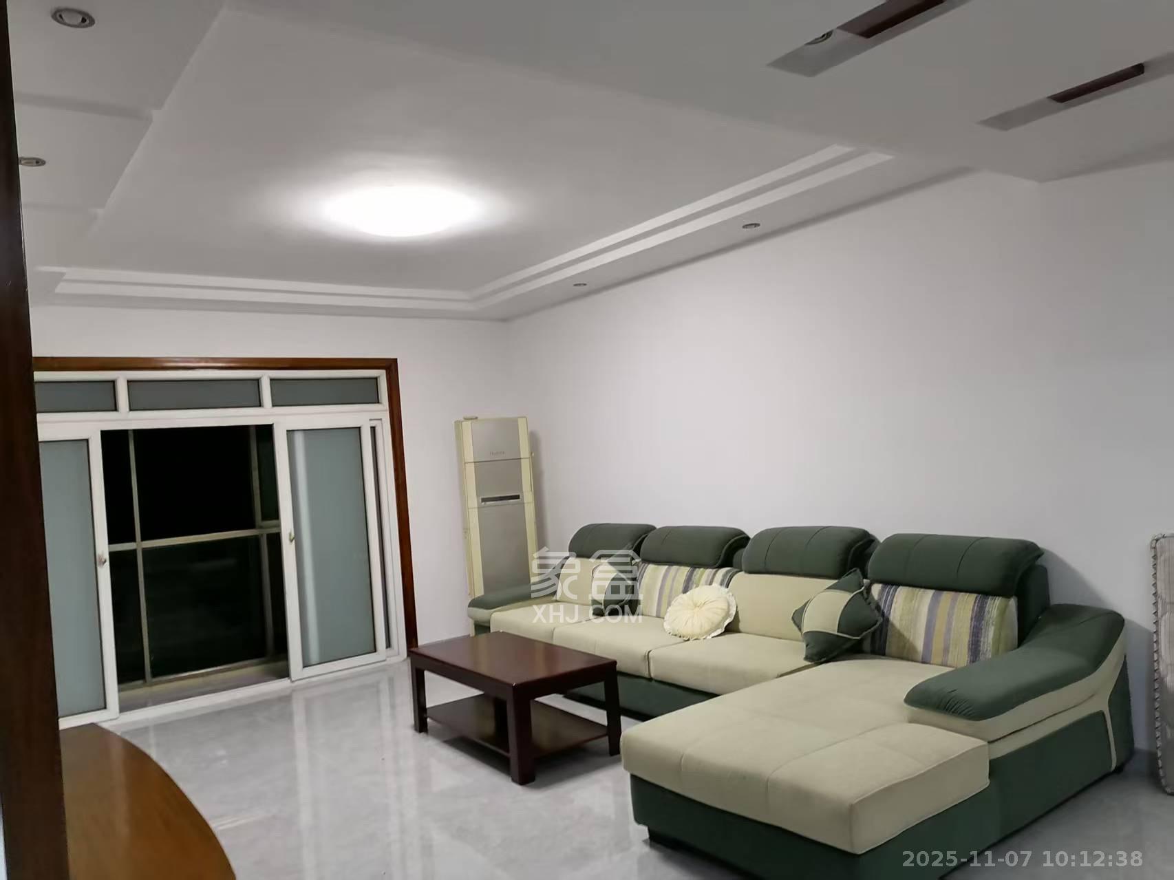 锦绣华天  3室2厅2卫    3300.0元/月