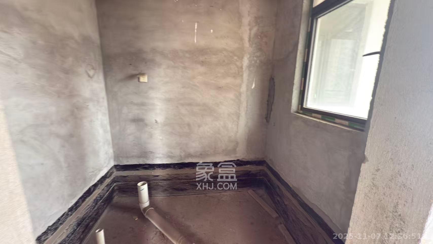 金侨城  3室2厅2卫    40.8万客厅