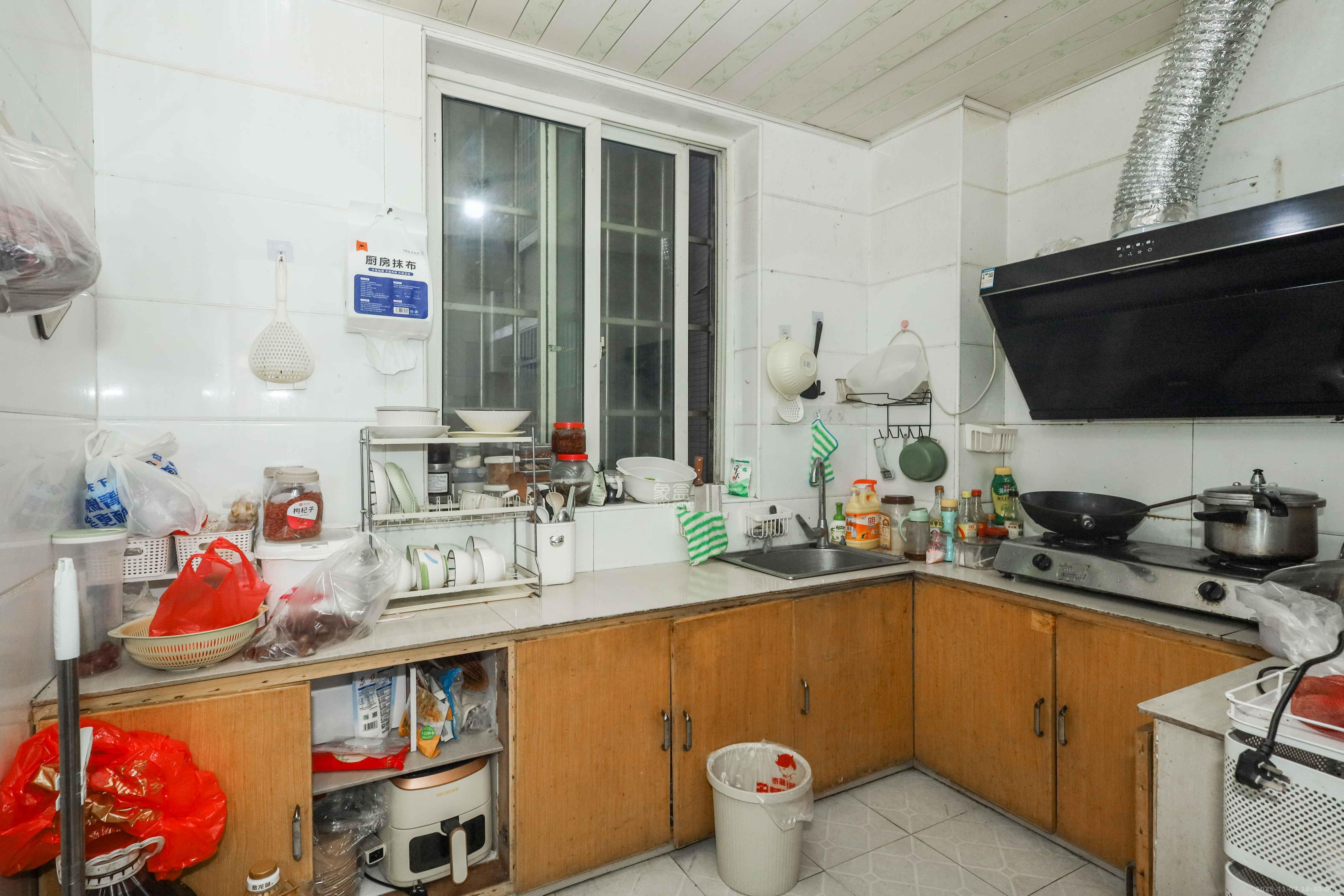 和馨园 2室2厅1卫 56.0万 和馨园 2室2厅1卫 56.0万厨房