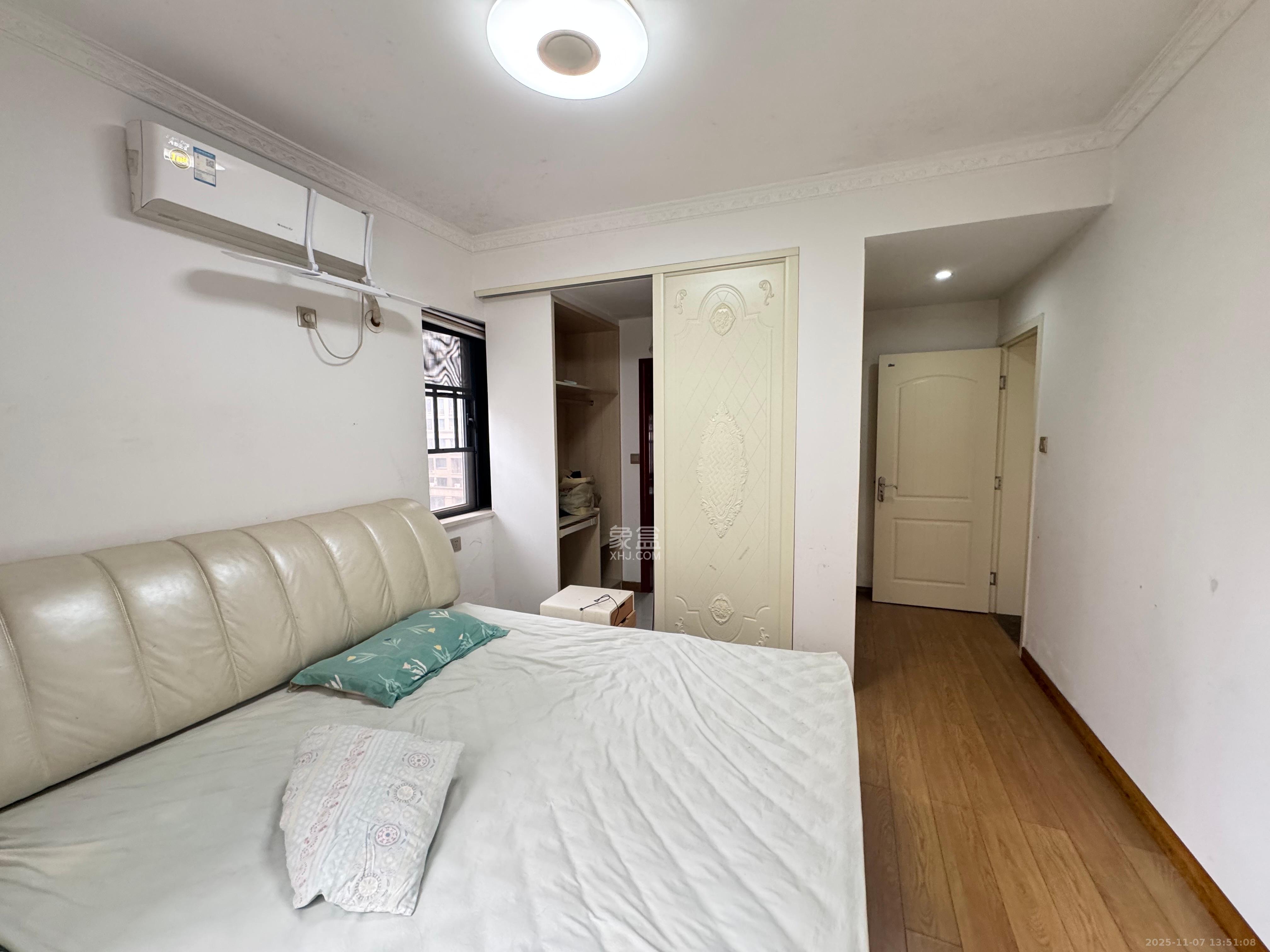 邦盛水岸御园  4室2厅2卫    2000.0元/月室内图