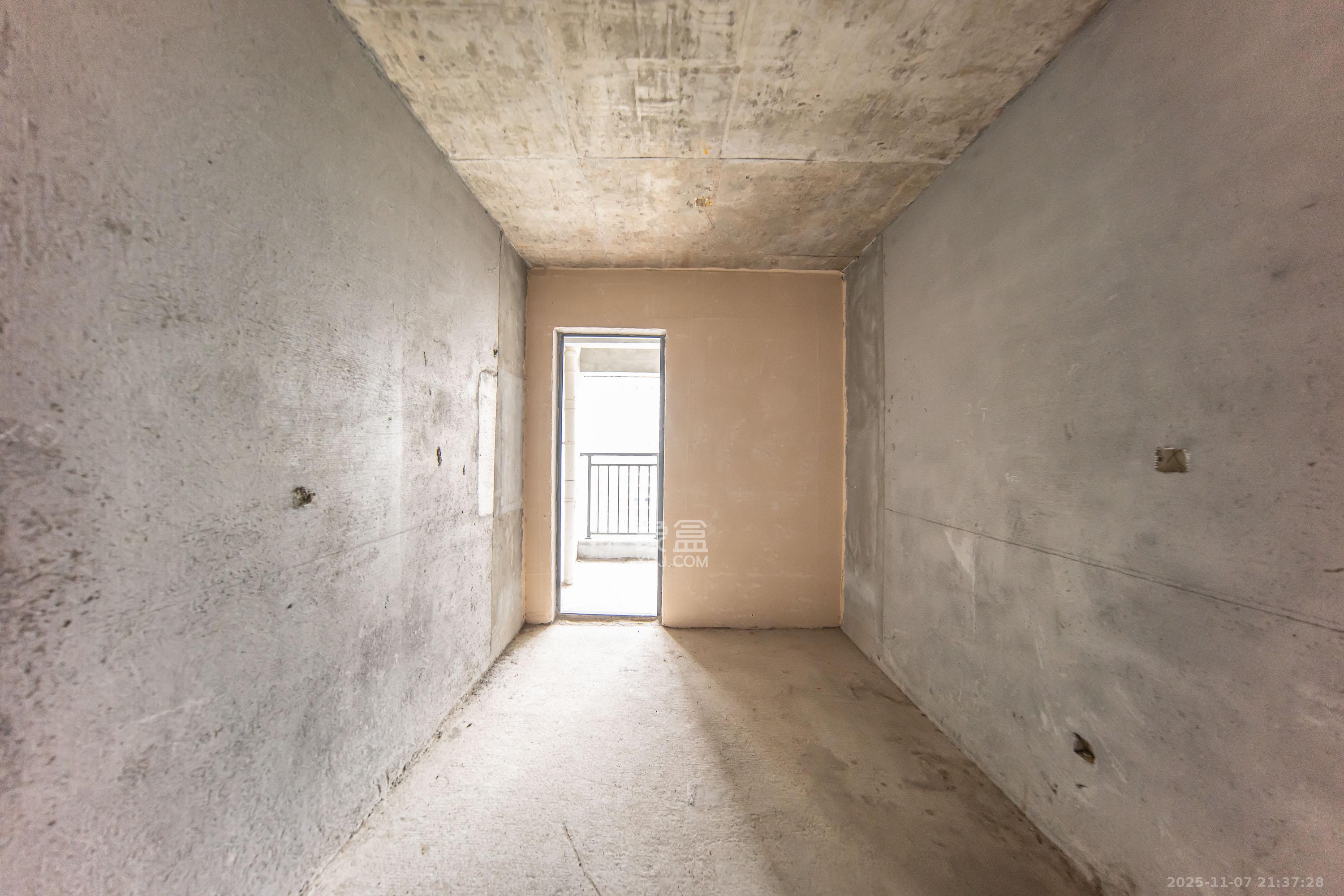 汉高学士府 4室2厅2卫 107.0万 汉高学士府 4室2厅2卫 107.0万卧室