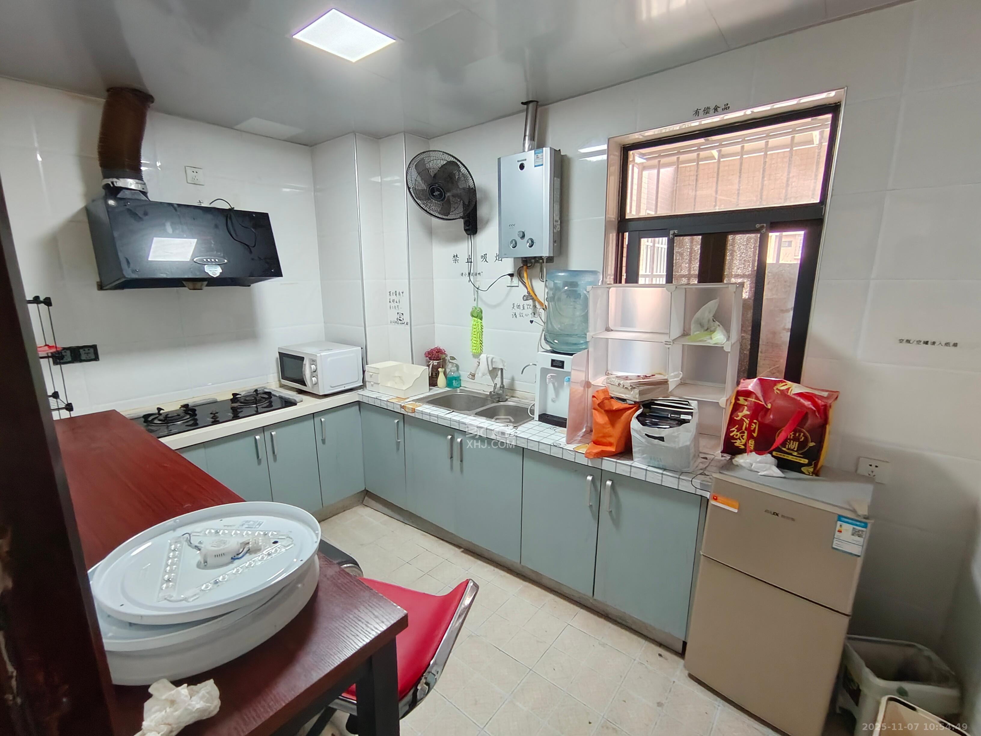 上峰苑(兰亭玥岛) 2室1厅1卫 2200.0元/月 上峰苑(兰亭玥岛) 2室1厅1卫 2200.0元/月室内图