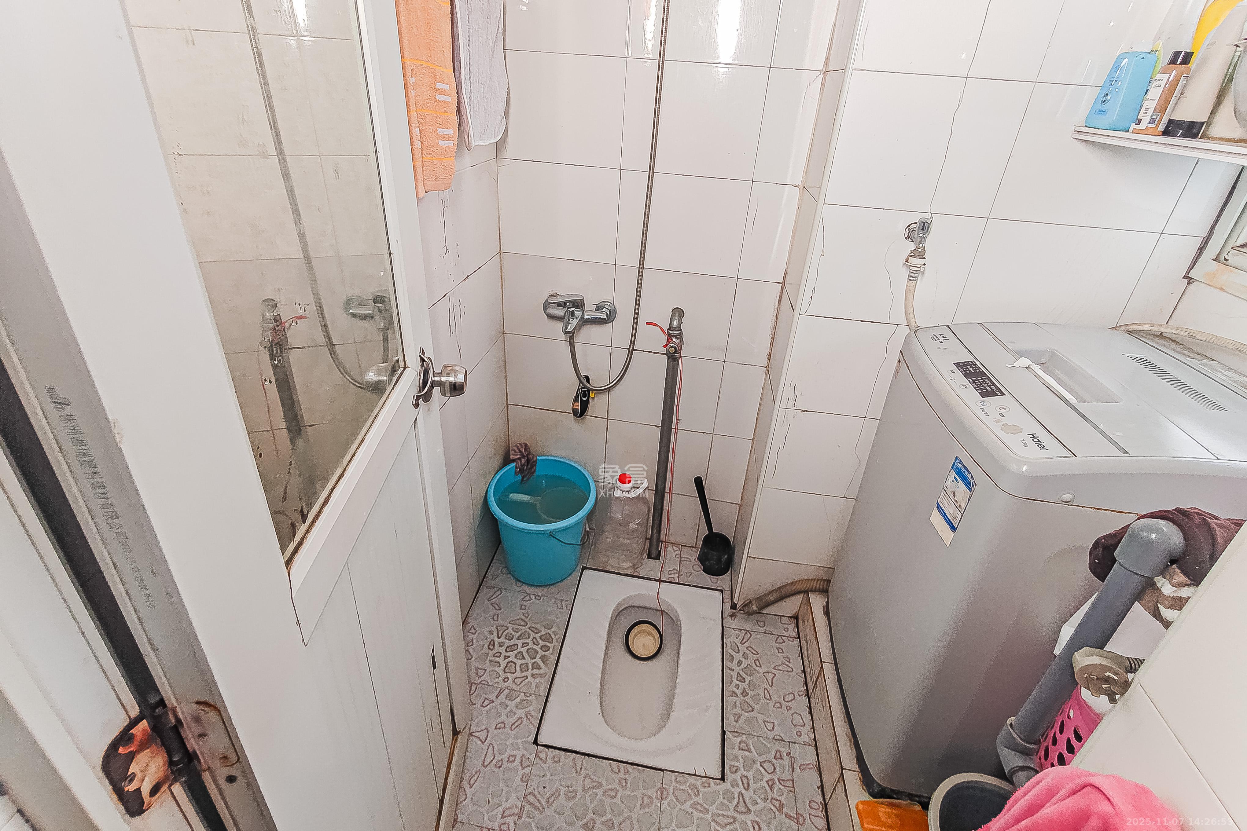 熙台岭巷散盘  1室1厅1卫    29.0万卫生间