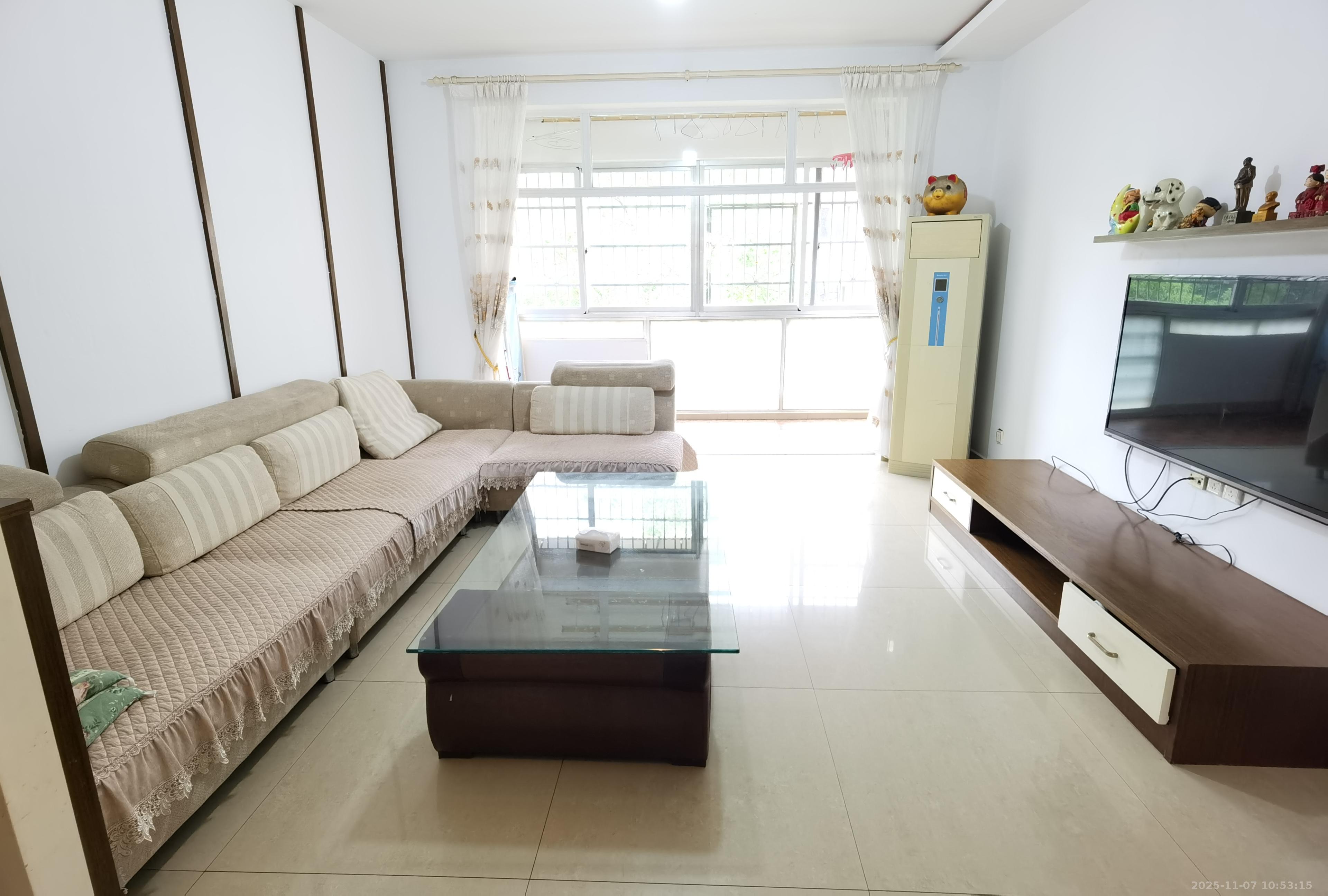 枫林绿洲 3室2厅2卫 2400.0元/月 枫林绿洲 3室2厅2卫 2400.0元/月室内图