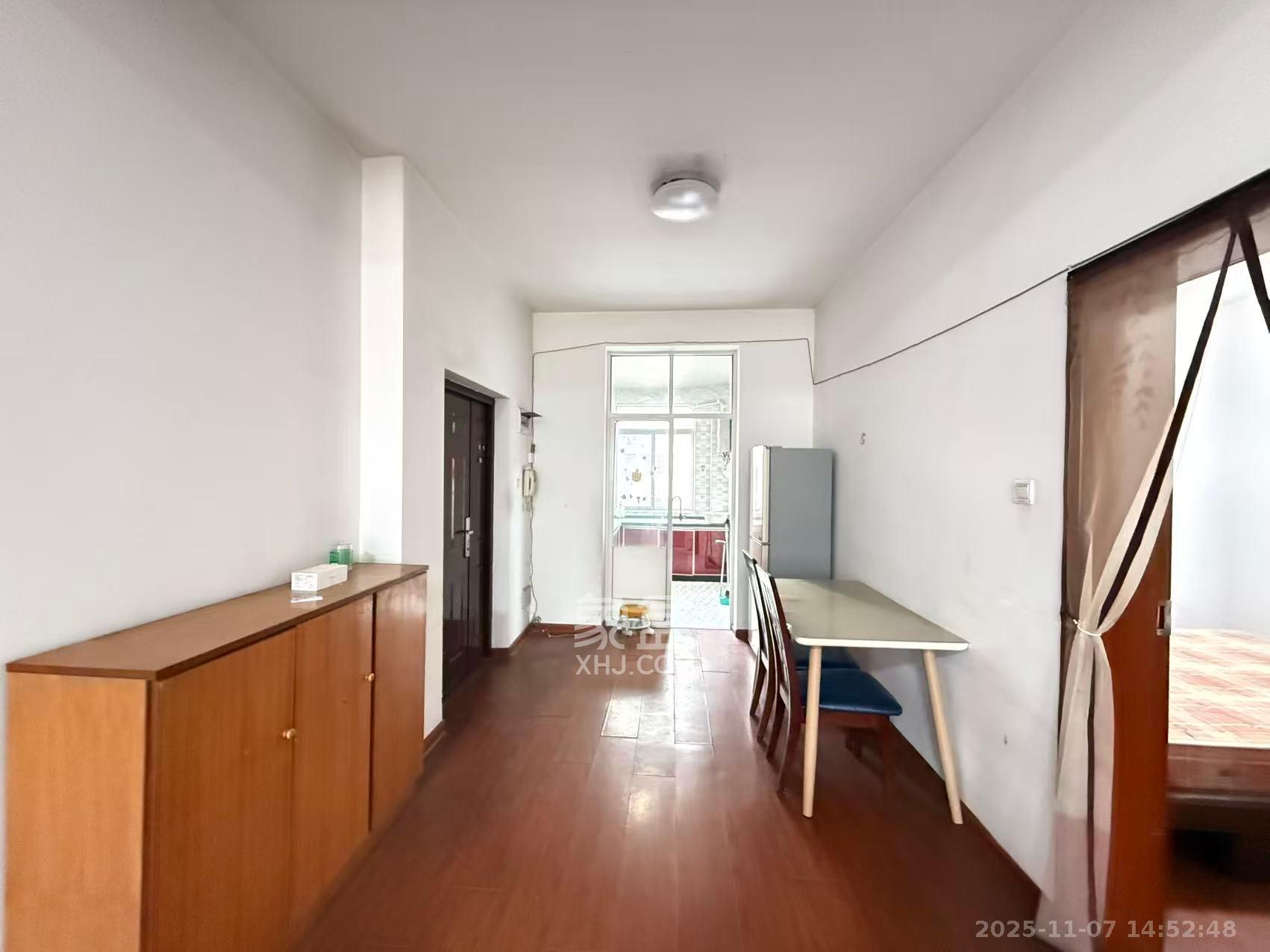 先锋新宇  2室1厅1卫    1600.0元/月室内图