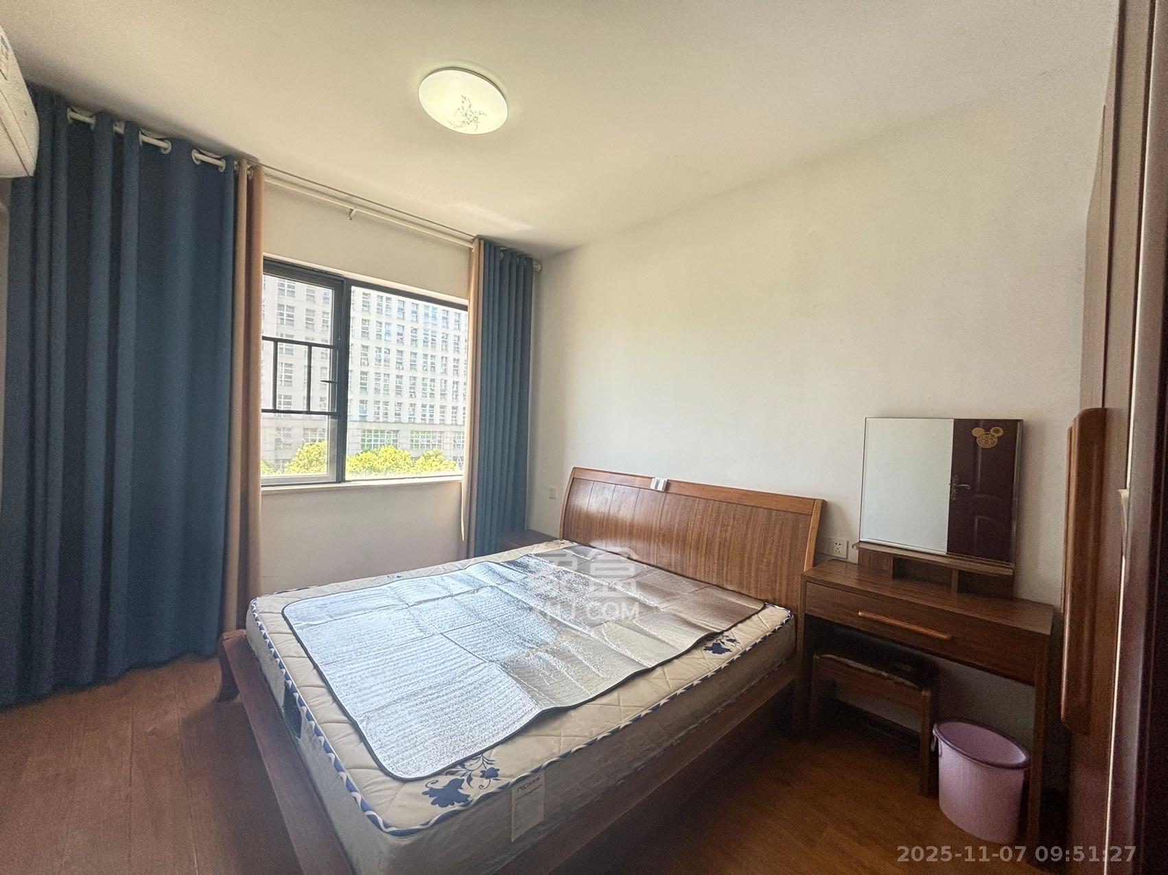 中南红领邦（红星嘉和苑）  3室2厅1卫    2000.0元/月室内图