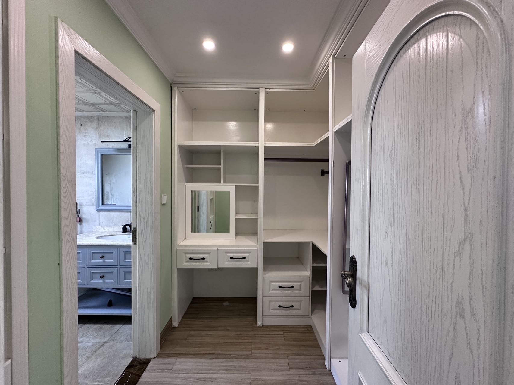 翡翠水城（住宅）  3室3厅2卫    178.0万客厅