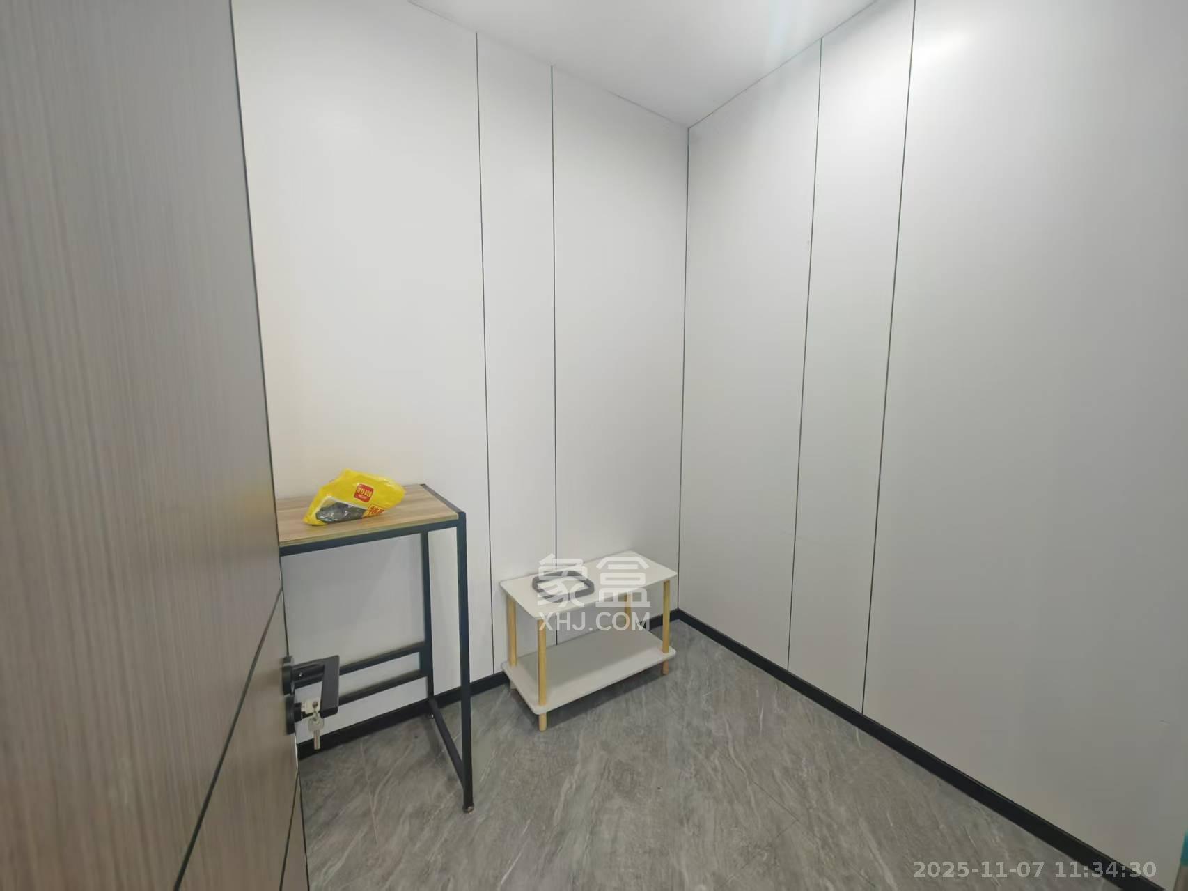 京武浪琴山三期（京武中心）  1室1厅1卫    8000.0元/月室内图