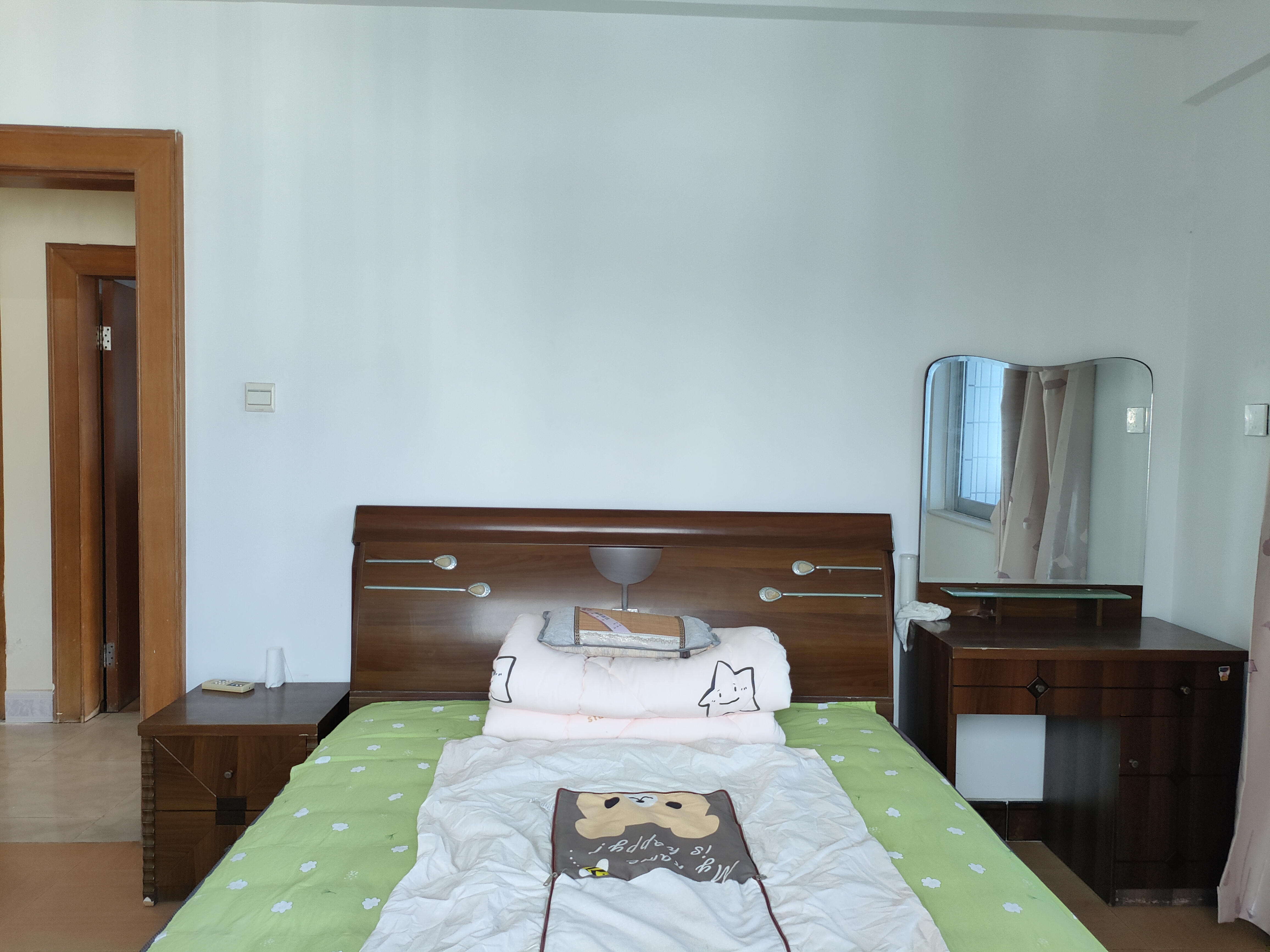 海口农行宿舍（海秀路48-1号）  3室2厅2卫    2400.0元/月室内图